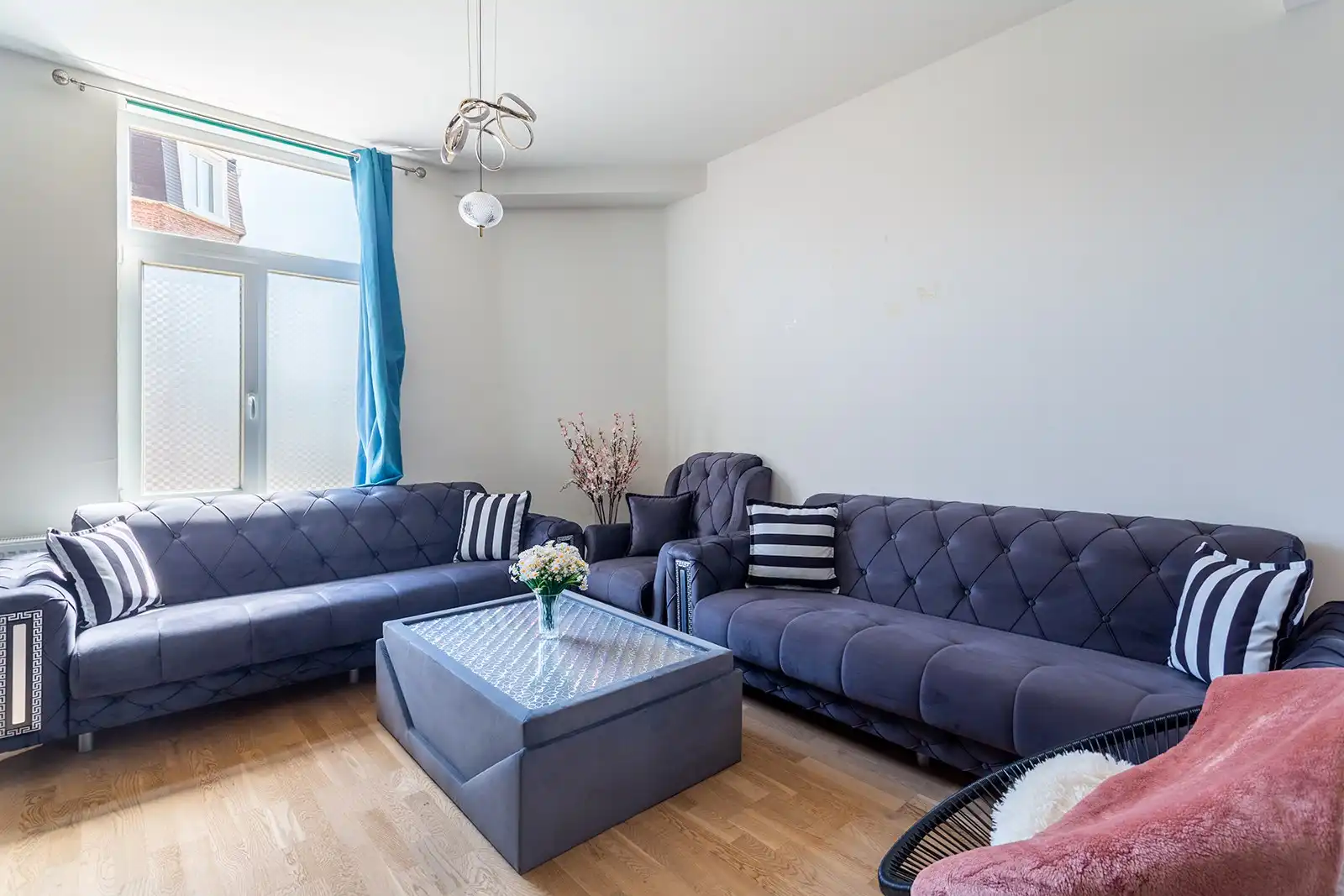 Lichtrijk hoek appartement met karakter!  foto 4