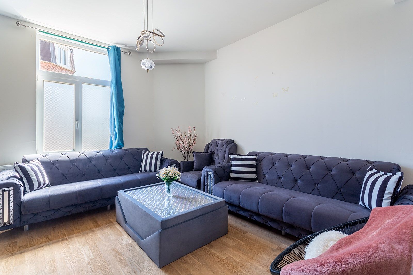 Lichtrijk hoek appartement met karakter!  foto 4