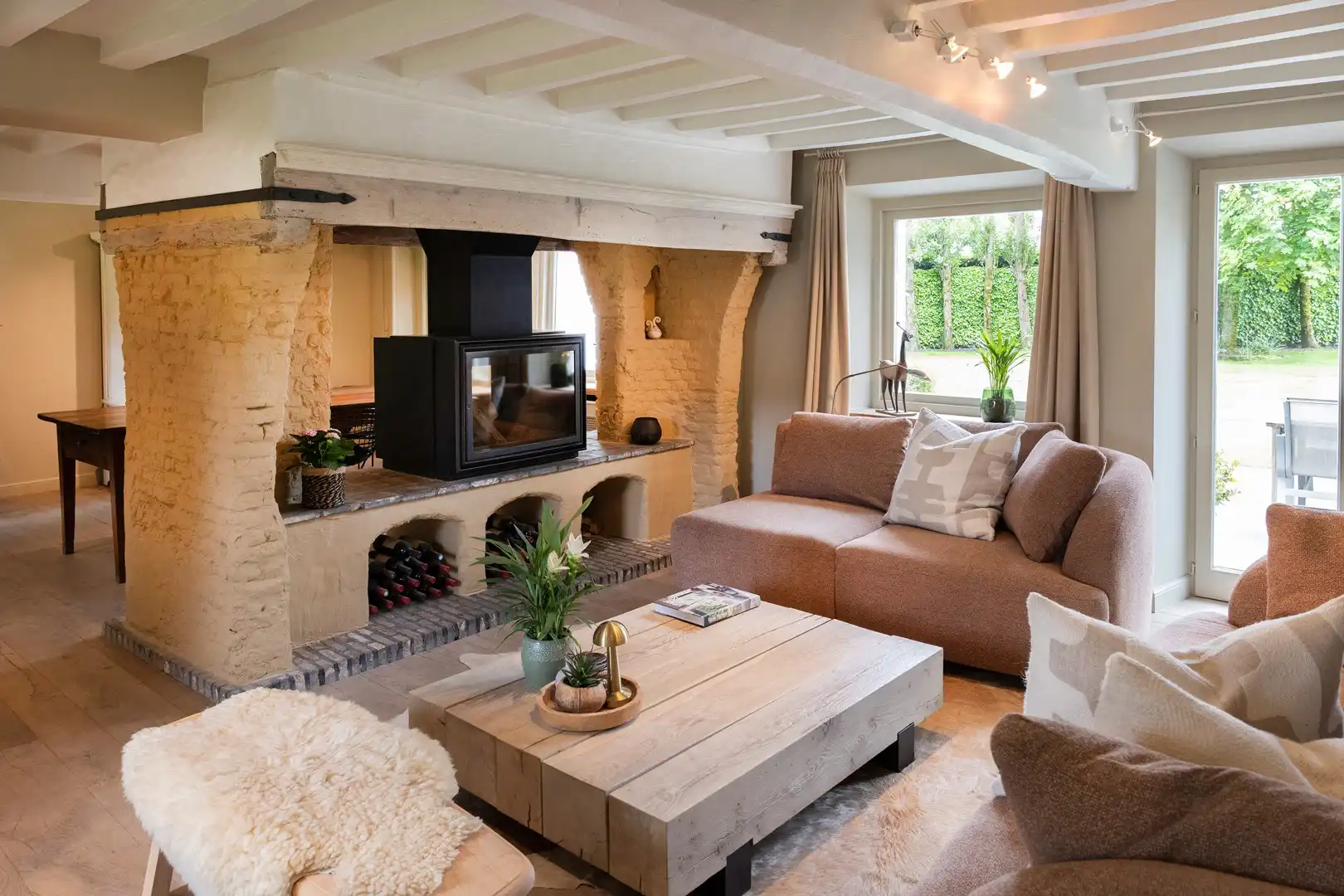 Zeer charmante woning met kwalitatieve, landelijke stijl. foto 3