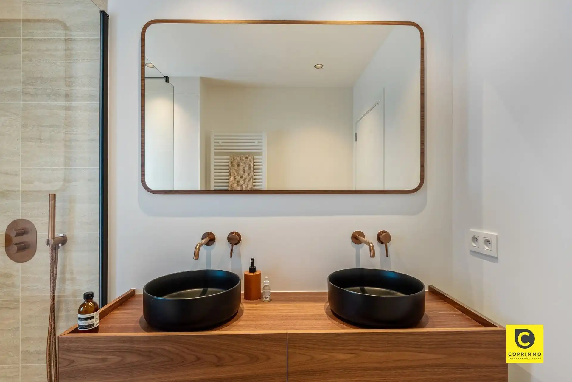 Prachtig gerenoveerd 3 slaapkamer appartement op toplocatie! foto 15
