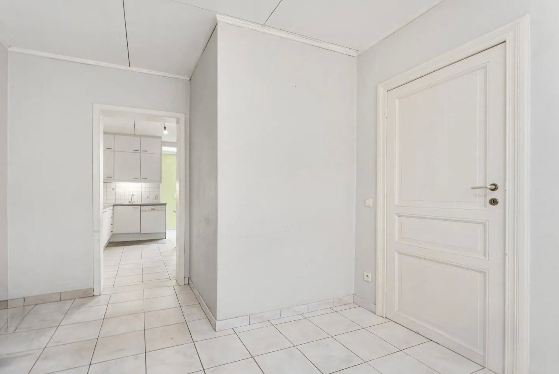 Charmant herenhuis met garage vlakbij het centrum van Gistel foto 7