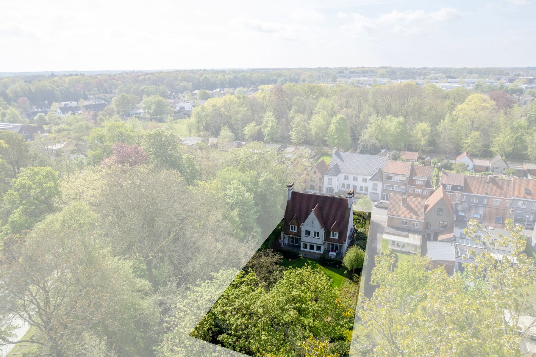 Berkenhof: villa met tuin op 1240 m² in centrum Oostkamp foto 38