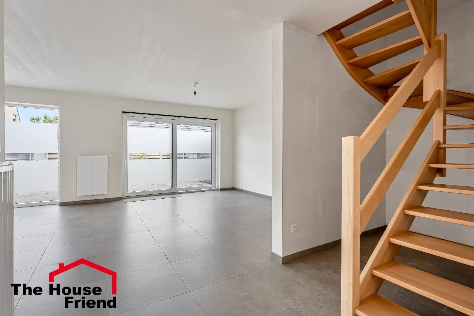Top afgewerkte nieuwbouwwoning met 3 slaapkamers, tuin en carport in rustige woonomgeving foto 3