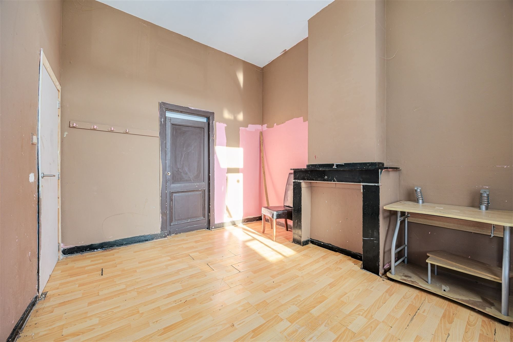 Te renoveren woning met 4 slaapkamers en koer foto 9