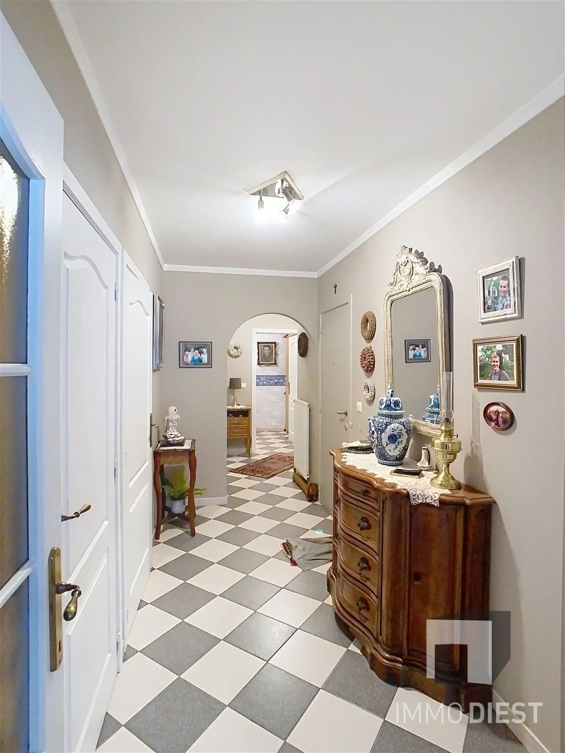 Topligging: gelijkvloers appartement mét garage en kelder foto 6