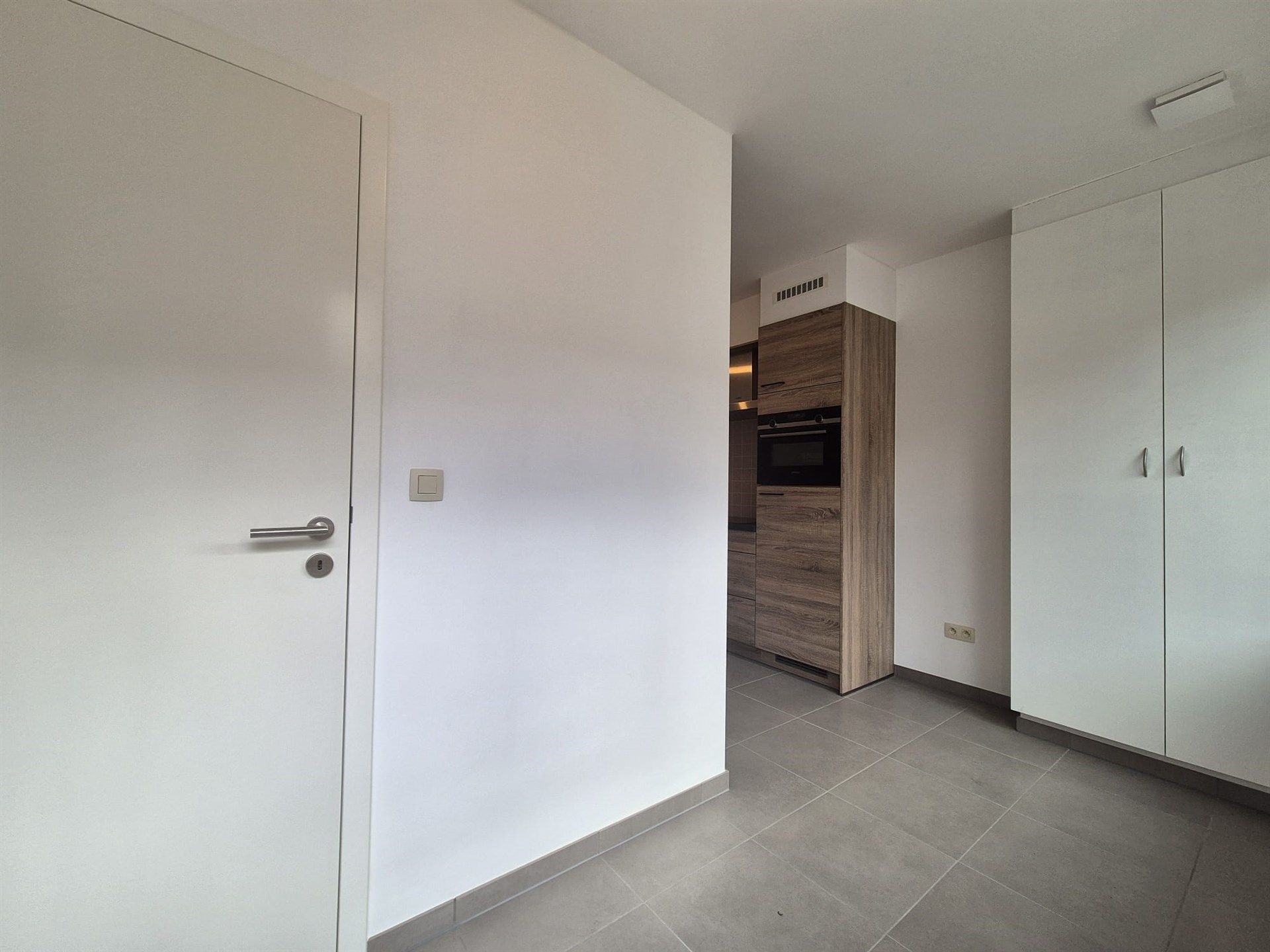 Zeer energiezuinige woning met 2 slaapkamers en tuin. foto 3