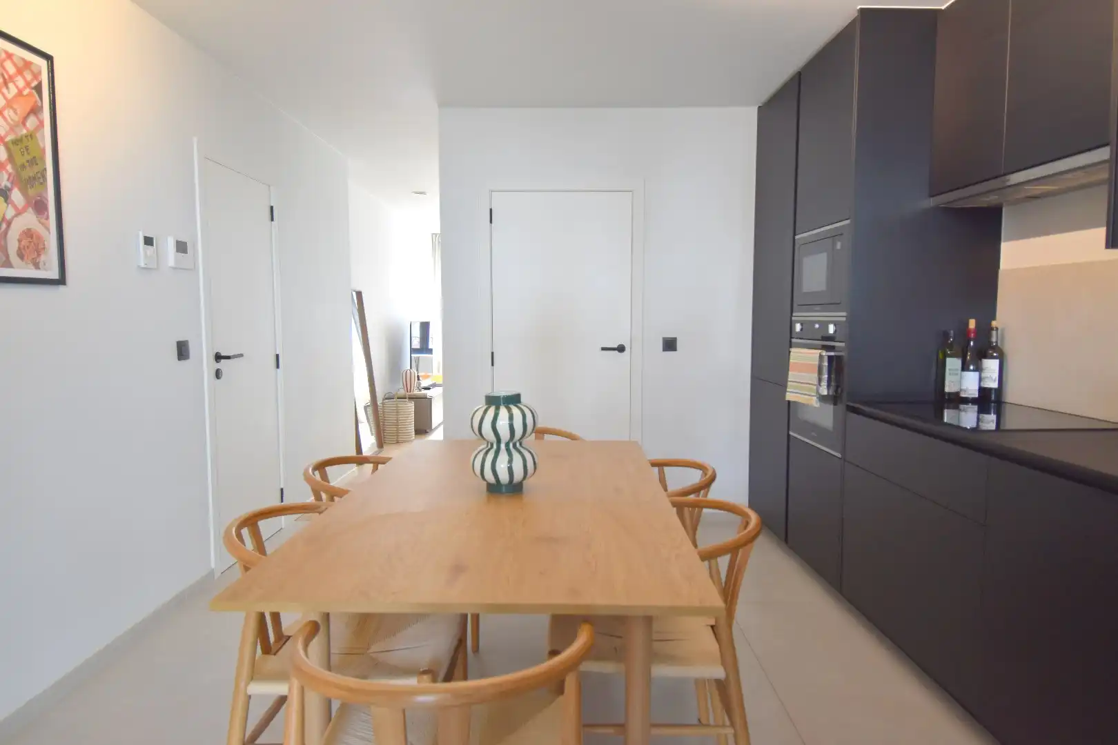 Volledig vernieuwd 2 slaapkamer appartement in hartje Kortrijk foto 5