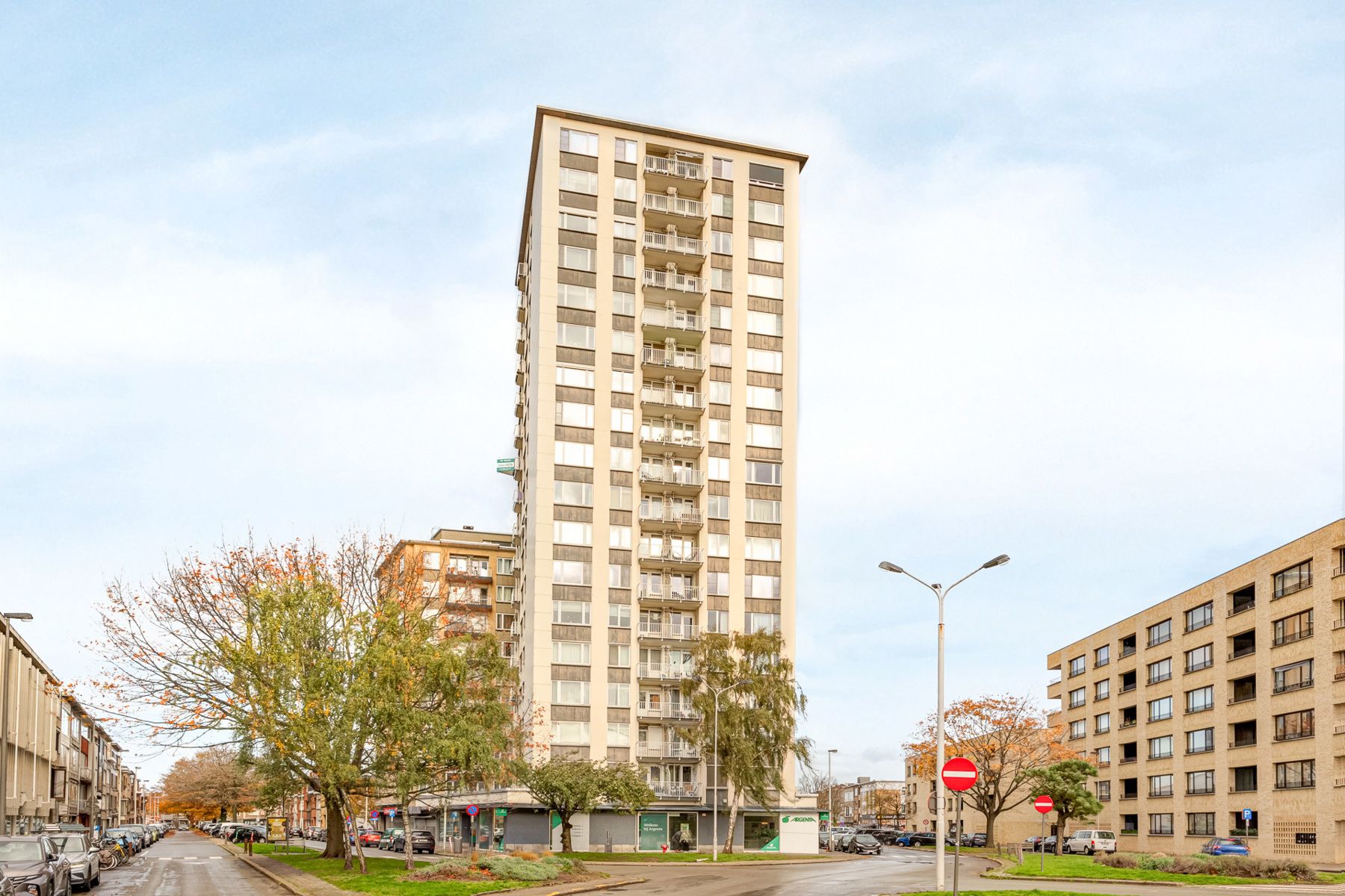 Verzorgd appartement met mogelijkheid tot 3 slaapkamers! foto {{pictureIndex}}