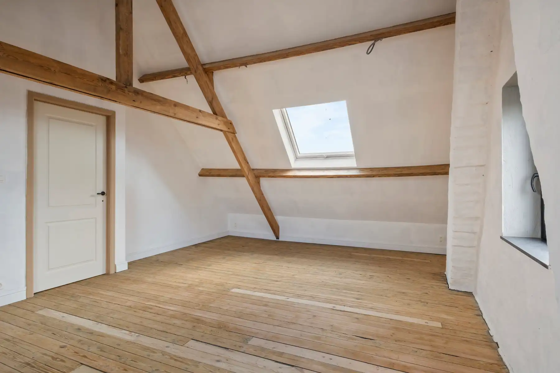Charmante, volledig gerenoveerde woning foto 19