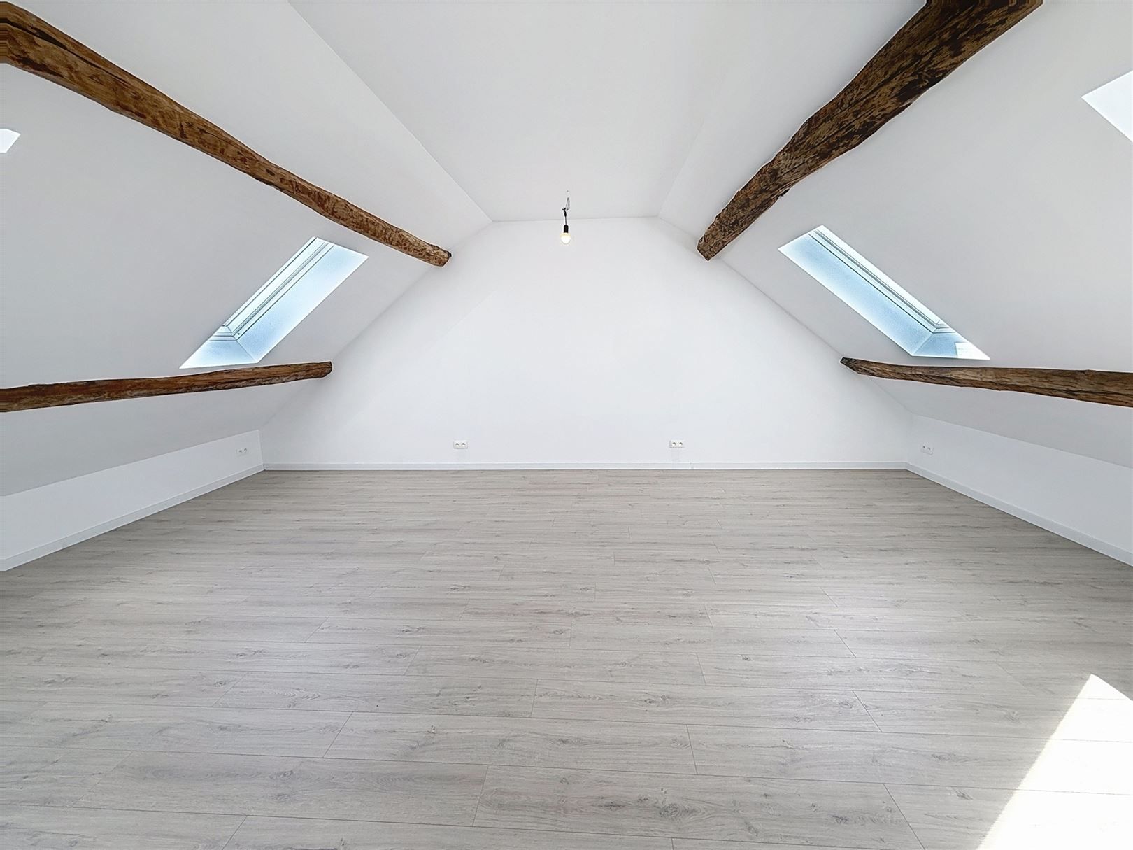 Energiezuinige, volledig gerenoveerde hoeve met bijgebouwen, 7a 83ca foto 28
