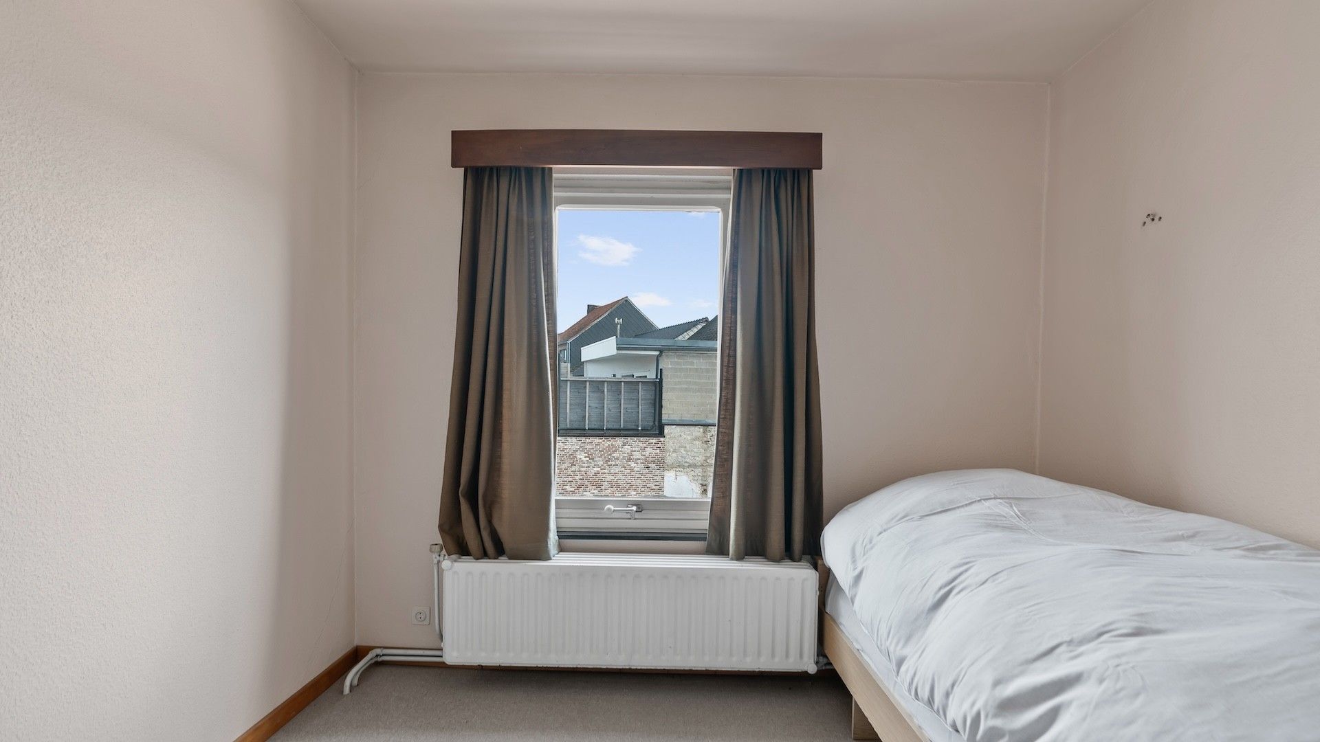 Te renoveren half-open woning met 3 slpks op een perceel van 20a 75ca vlakbij de Nederlandse grens foto 18