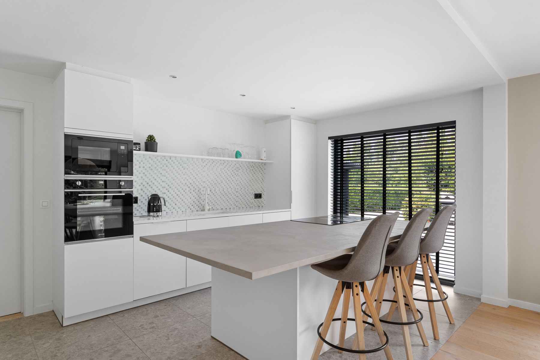 Moderne, riante en luxueuze, villa op gunstige ligging foto 12