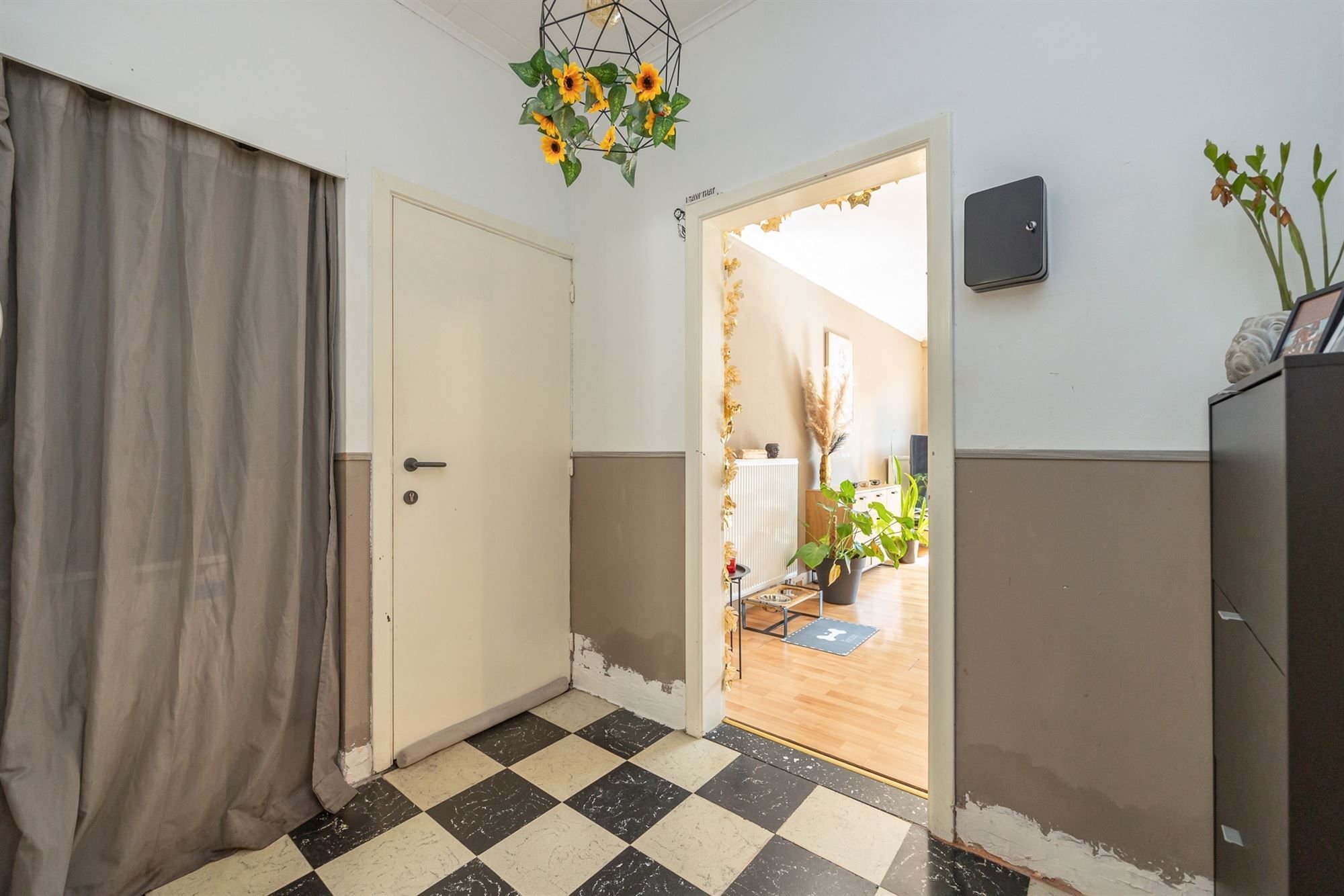 Gelijkvloersappartement met stadskoer en garagebox foto 16