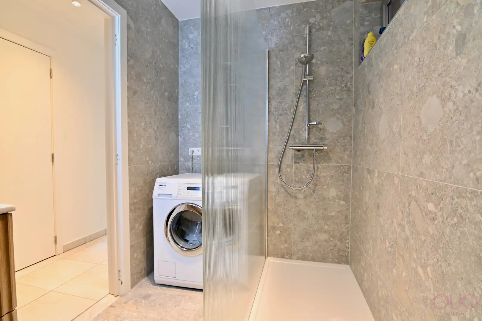 Instapklaar gelijkvloers appartement met 2 slaapkamers en garagebox op een toplocatie foto 15
