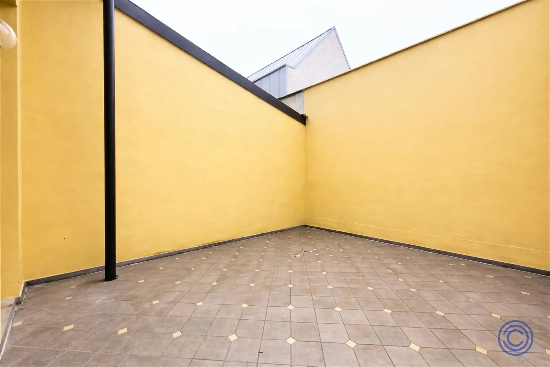 Prachtig gelijksvloers duplex appartement met koer! foto 6