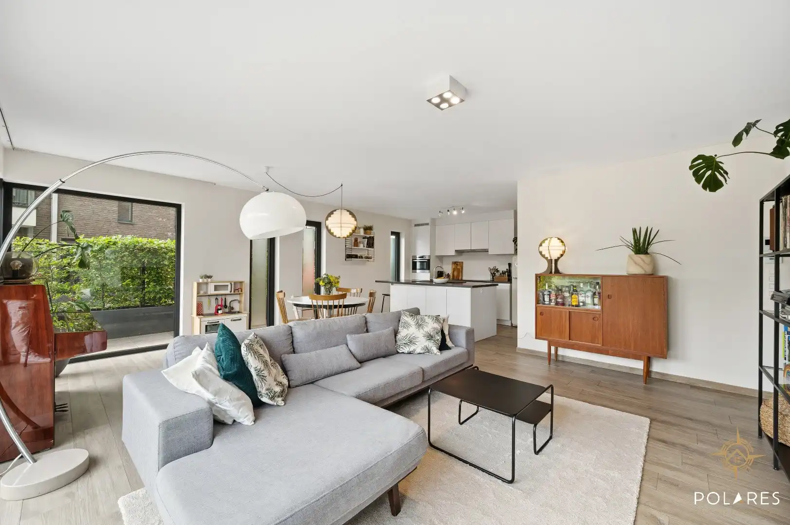 Instapklaar en energiezuining appartement met zonnige tuin en staanplaats foto 16