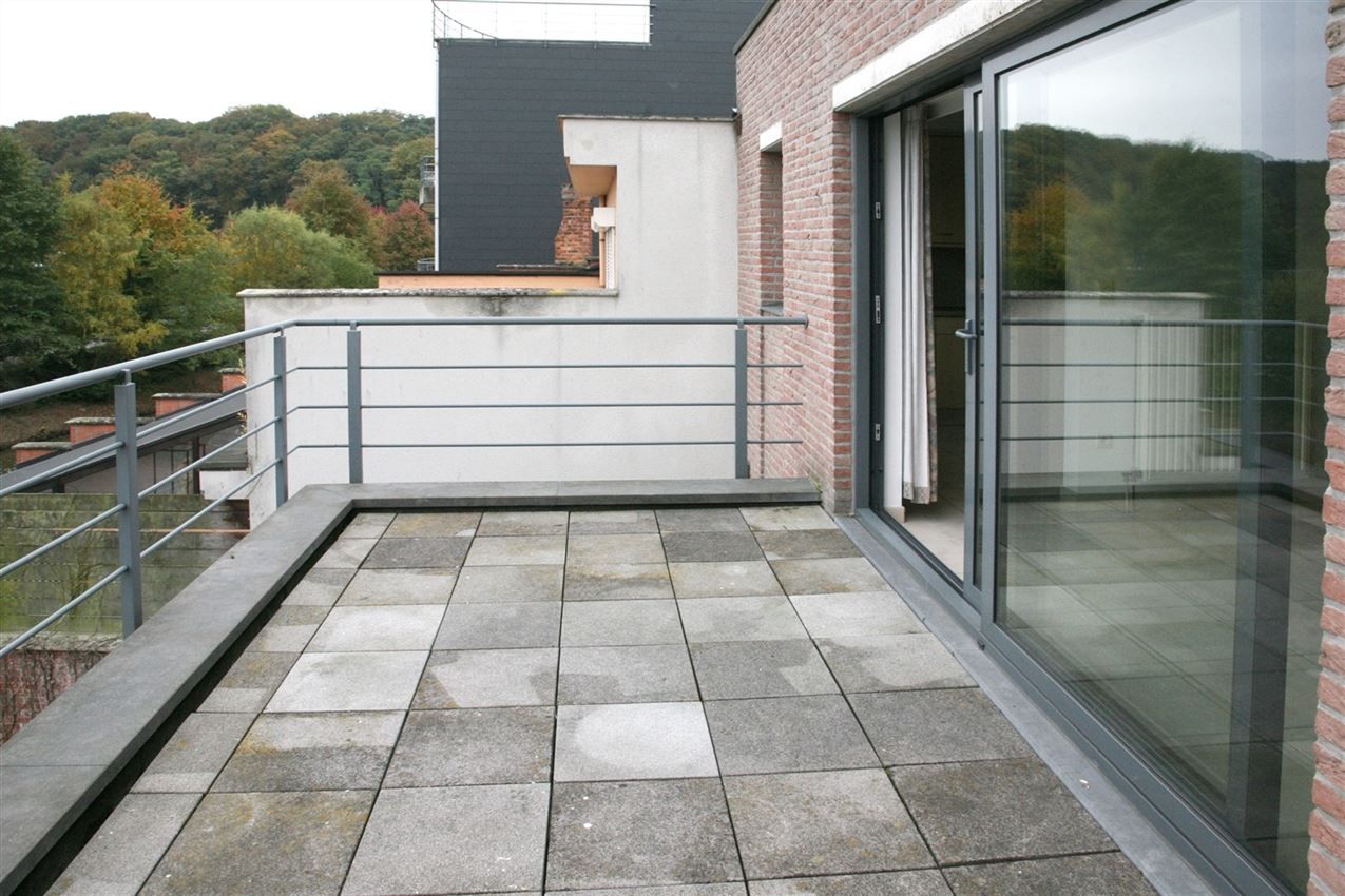 Instapklaar appartement met 2 slpk., autostaanplaats en terras in centrum Aarschot foto 4