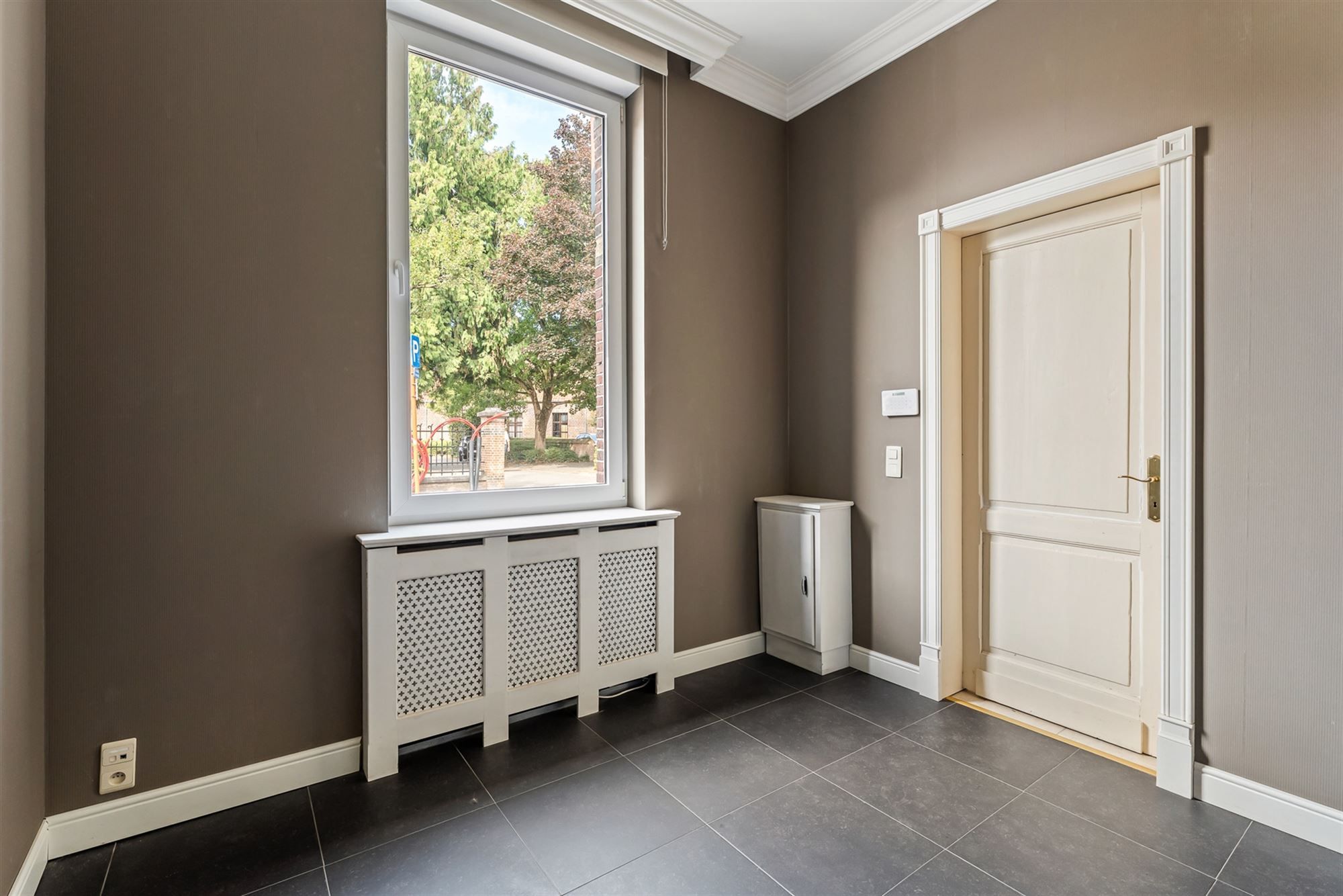 PRACHTIG INSTAPKLAAR HERENHUIS IN GEEL CENTRUM  foto 12