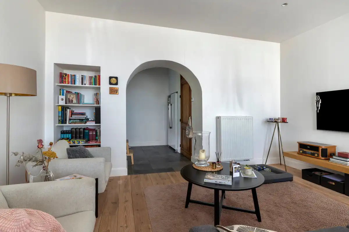 WONING MET BURELEN EN MAGAZIJN TE TONGEREN LANGS N79. foto 6
