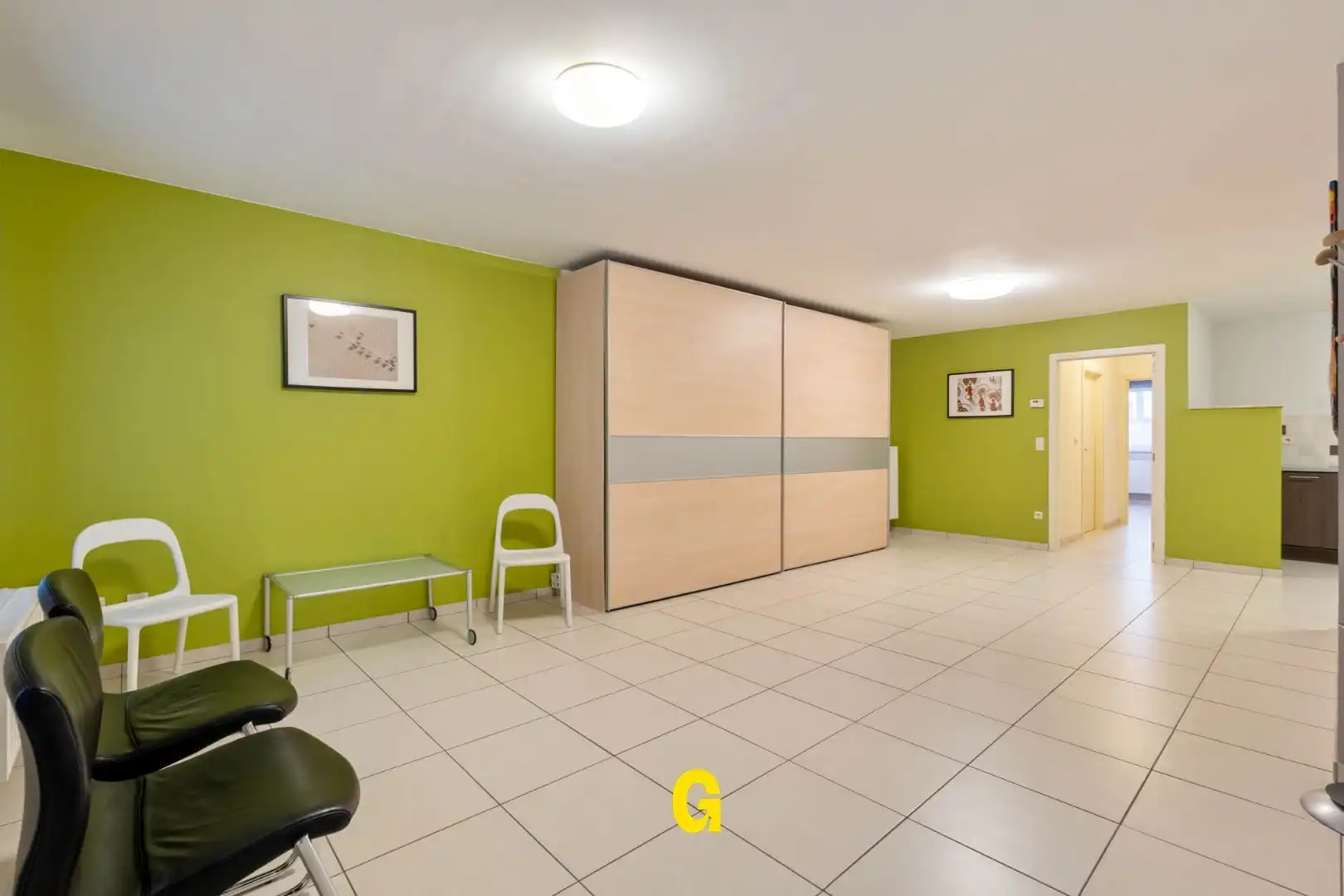 Netjes verzorgd en comfortabel ingericht gelijkvloers appartement met ruim terras, standplaats en kelderberging op wandelafstand van de markt foto 6