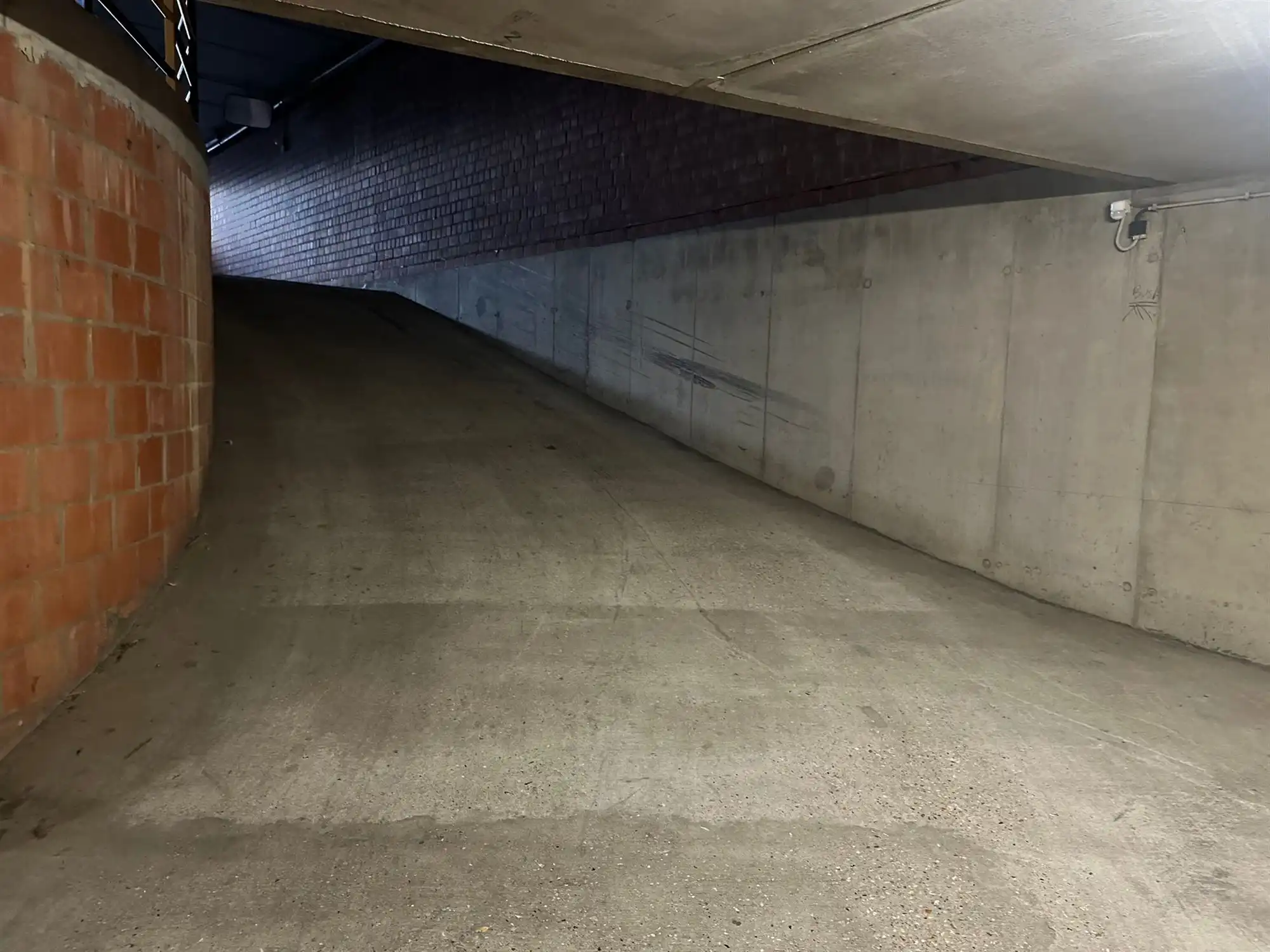Grote (dubbele) garage in centrum! foto 6