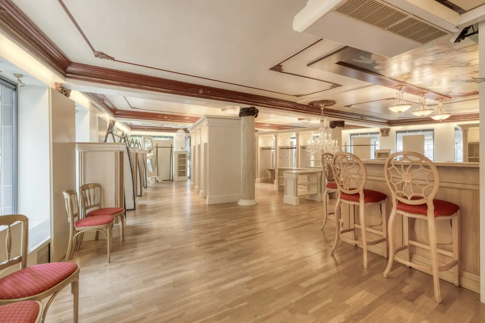Strategisch gelegen commerciële ruimte van ca. 201 m² in het centrum van Beringen !  foto 7