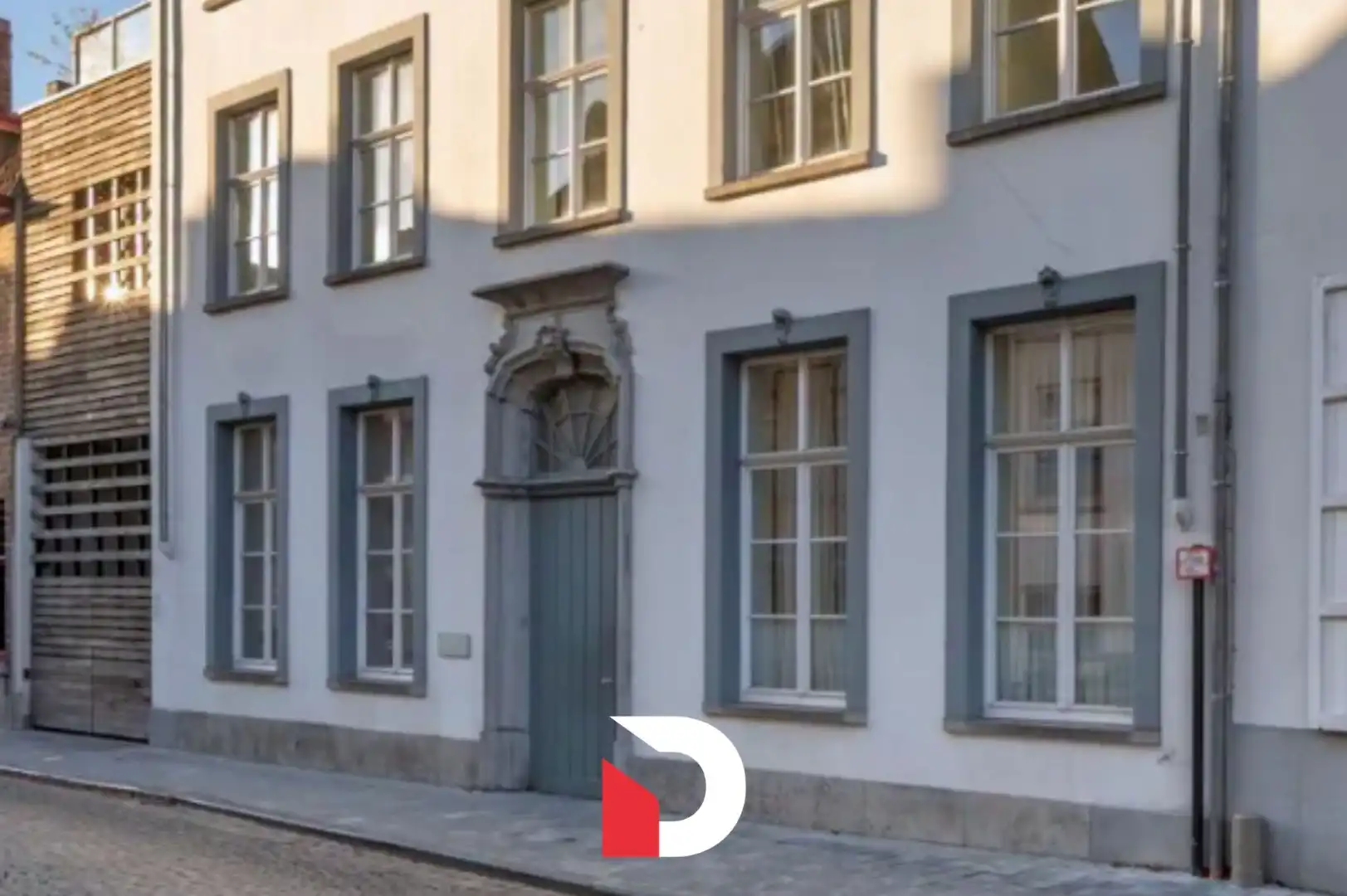 Wonen in het historische hart van Brugge foto {{pictureIndex}}