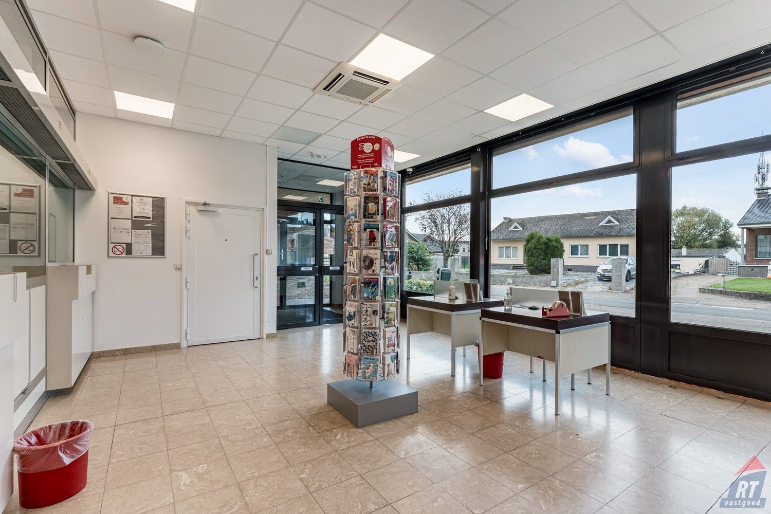 Opbrengsteigendom bestaande uit 2 handelsruimtes en een ruim appartement foto 3