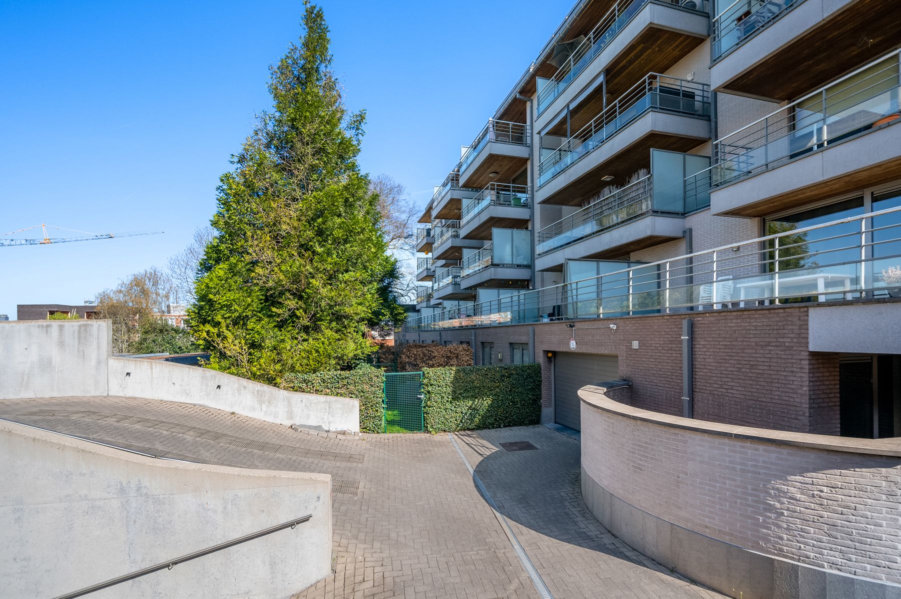 Instapklaar appartement met privé tuin en zonneterras foto 22