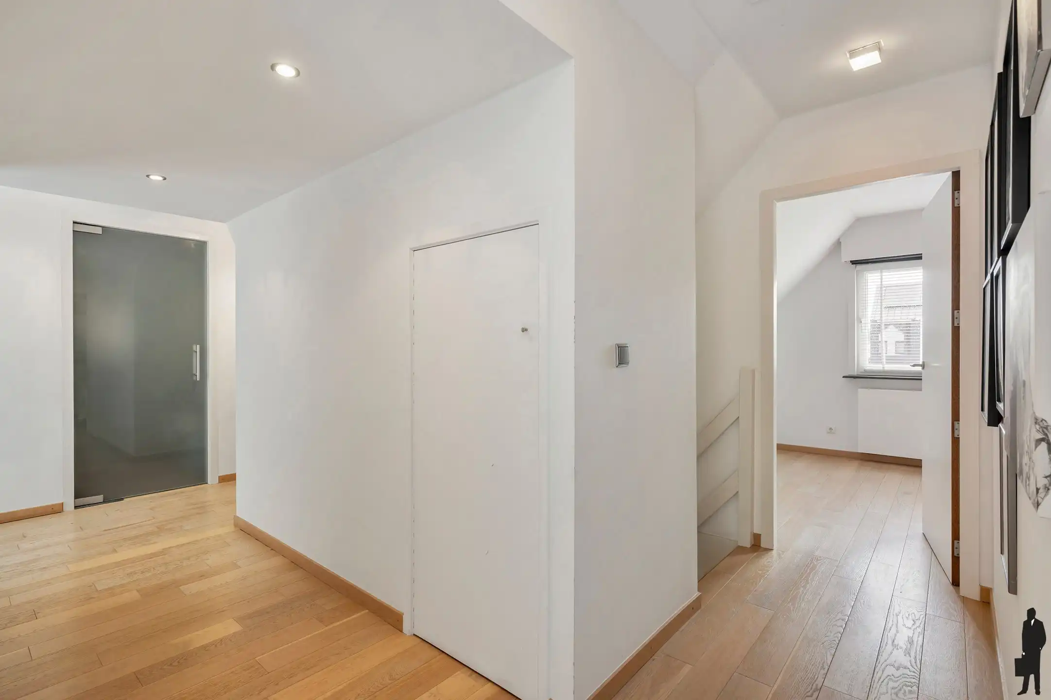 Moderne woning met 332m² bewoonbare oppervlakte foto 19