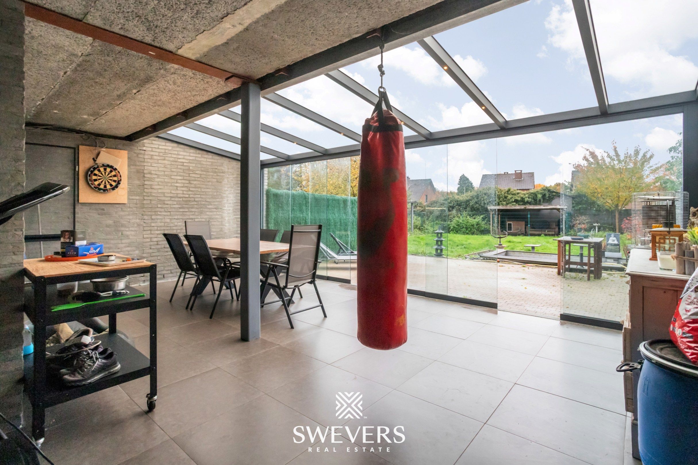 Ruime, instapklare woning met drie slaapkamers en prachtige tuin foto 21