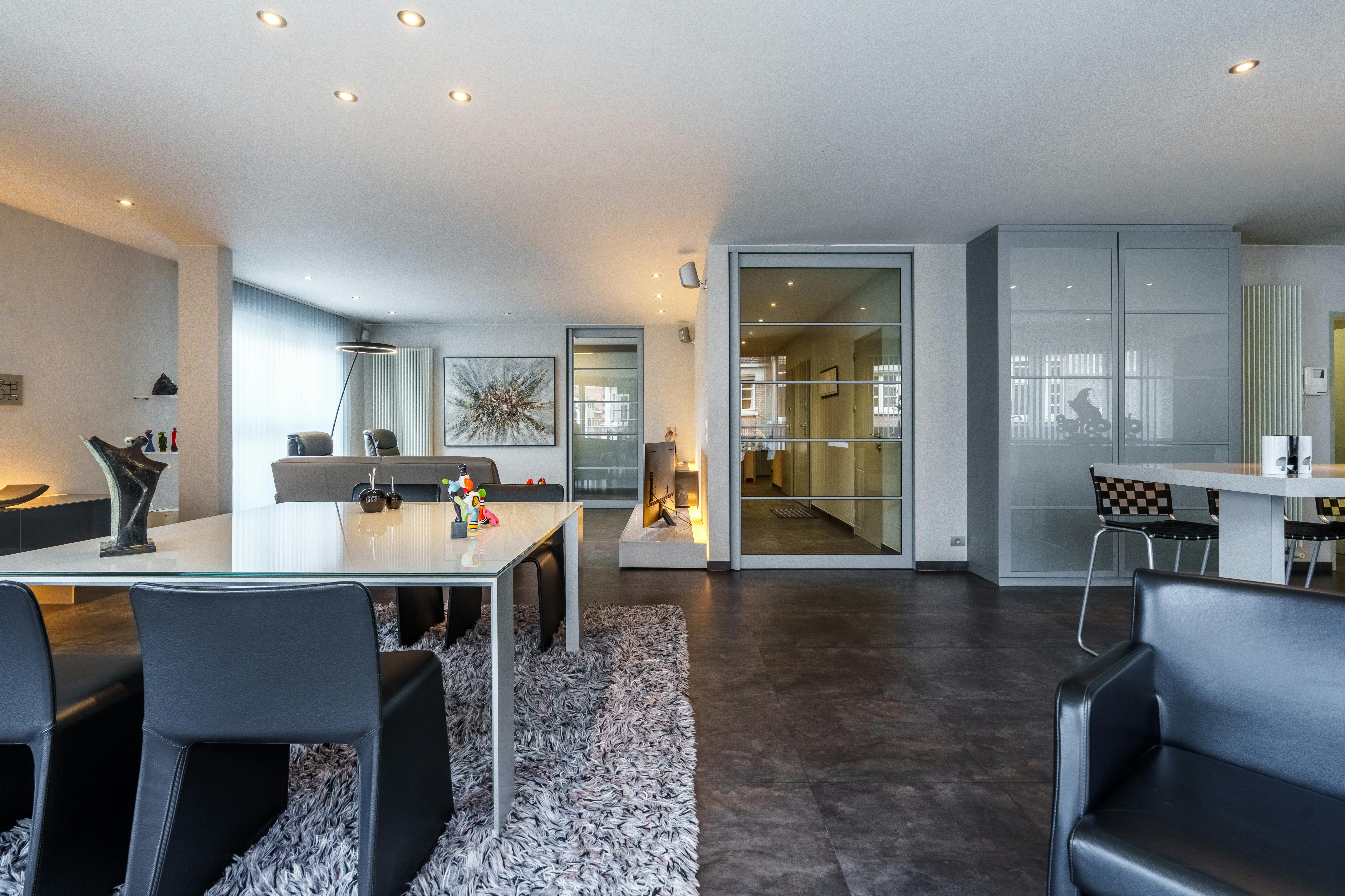 Instapklaar appartement in het centrum van Roeselare foto 2
