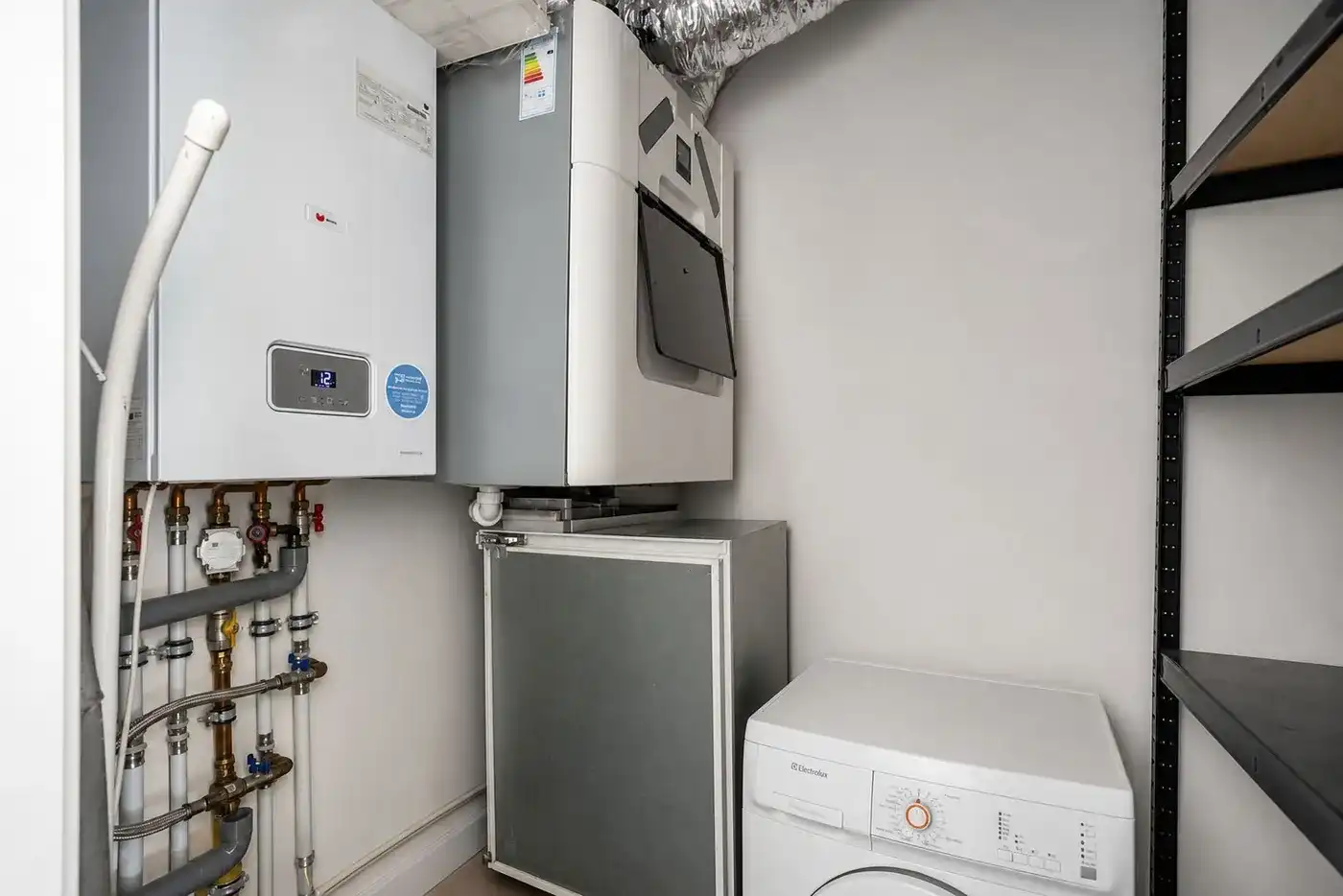Instapklaar appartement met zuidgericht terras en staanplaats in centrum Kortrijk foto 11