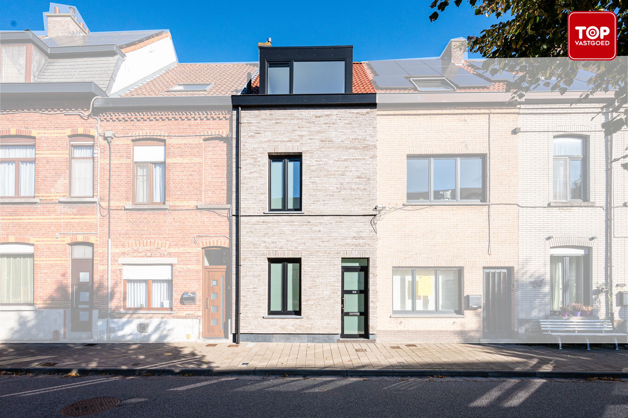 Totaal gerenoveerde woning (2024), EPC A. 4 slaapkamers en tuin. foto 1