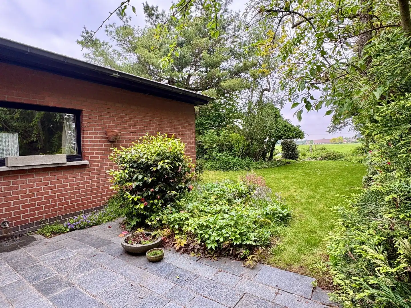 Te renoveren gelijkvloerse villa op 954 m² met landelijke verzichten te Bavikhove. foto 16