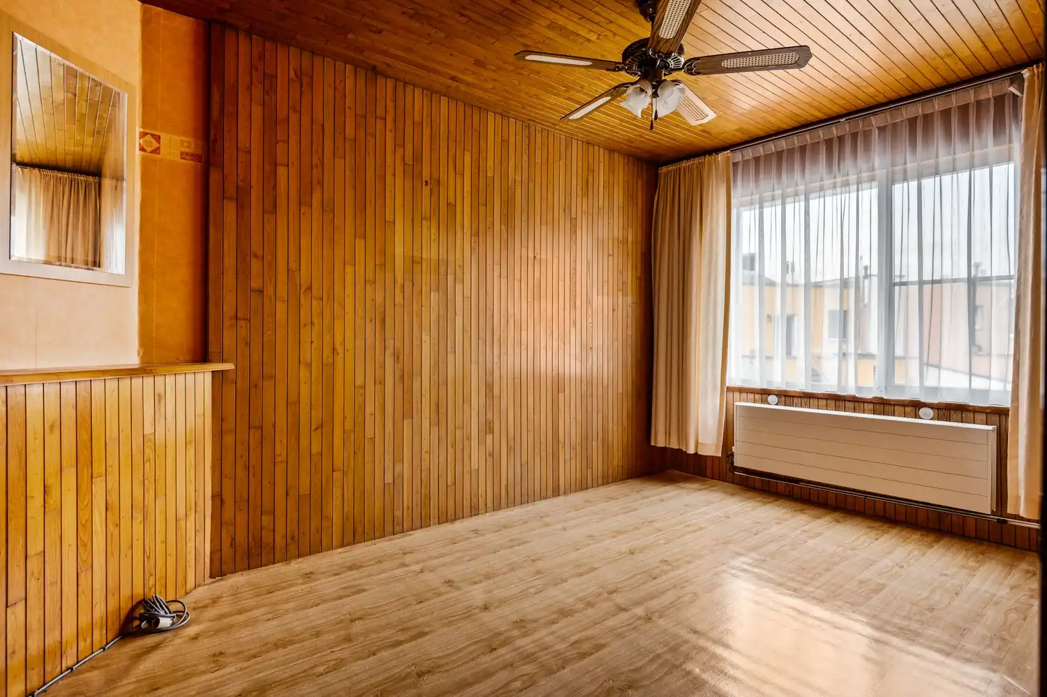 Charmante doch te renoveren woning met 2-3 slk, garage, tuin en veel potentieel vlakbij Rivierenhof! foto 15