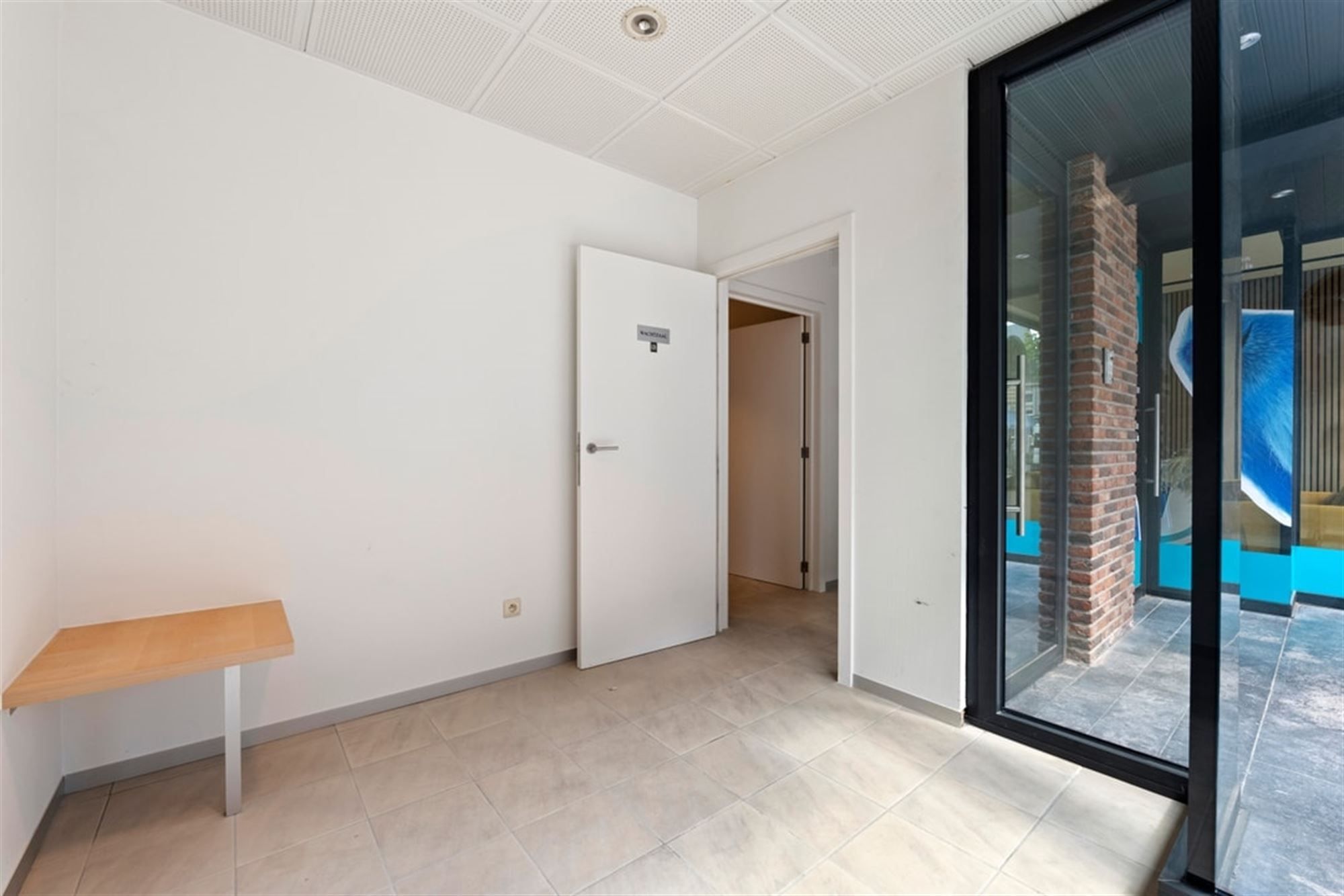 HANDELSRUIMTE TE HUUR IN HET CENTRUM VAN SINT-TRUIDEN  foto 7