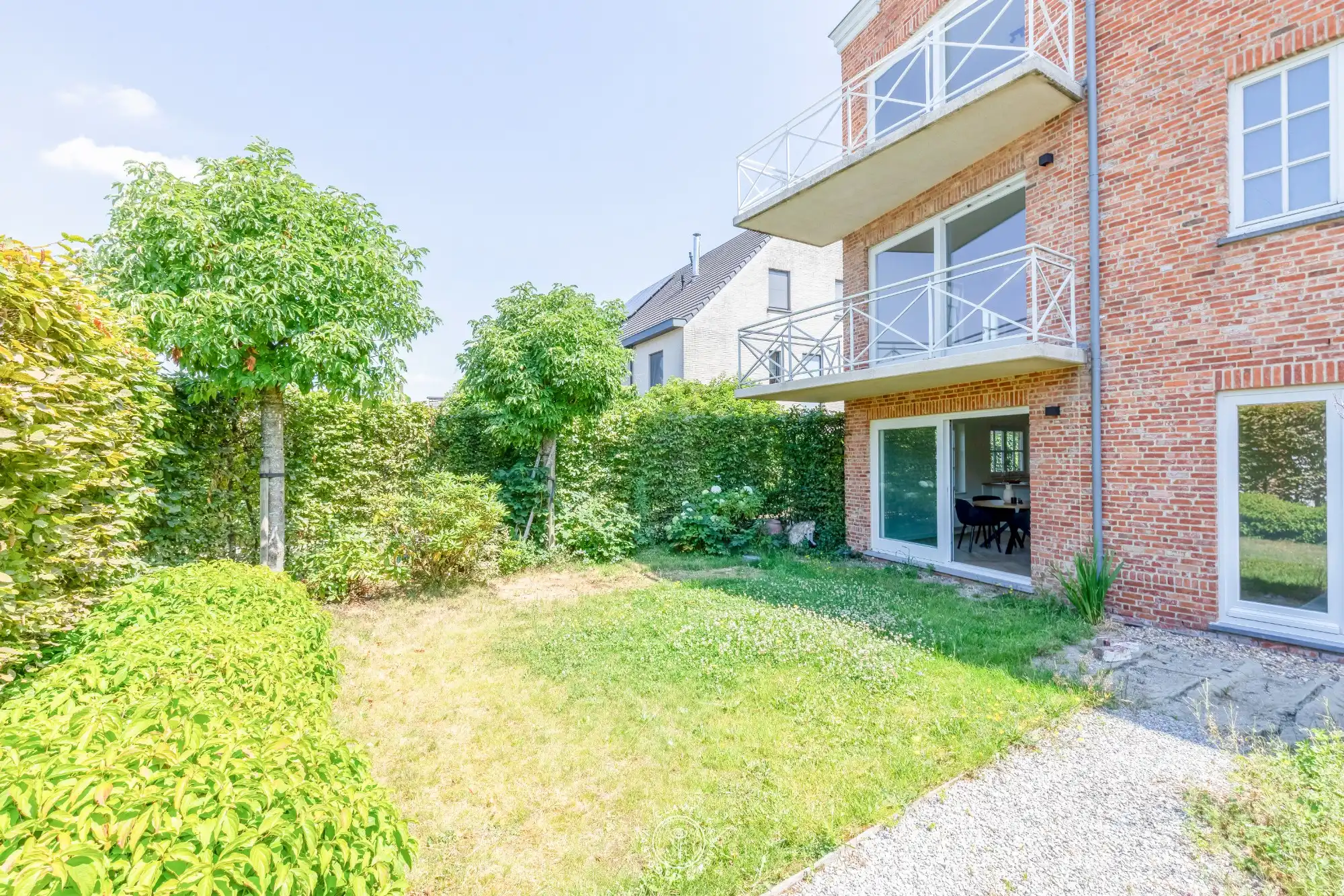 High-end vernieuwbouwappartement met privatieve tuin foto 12