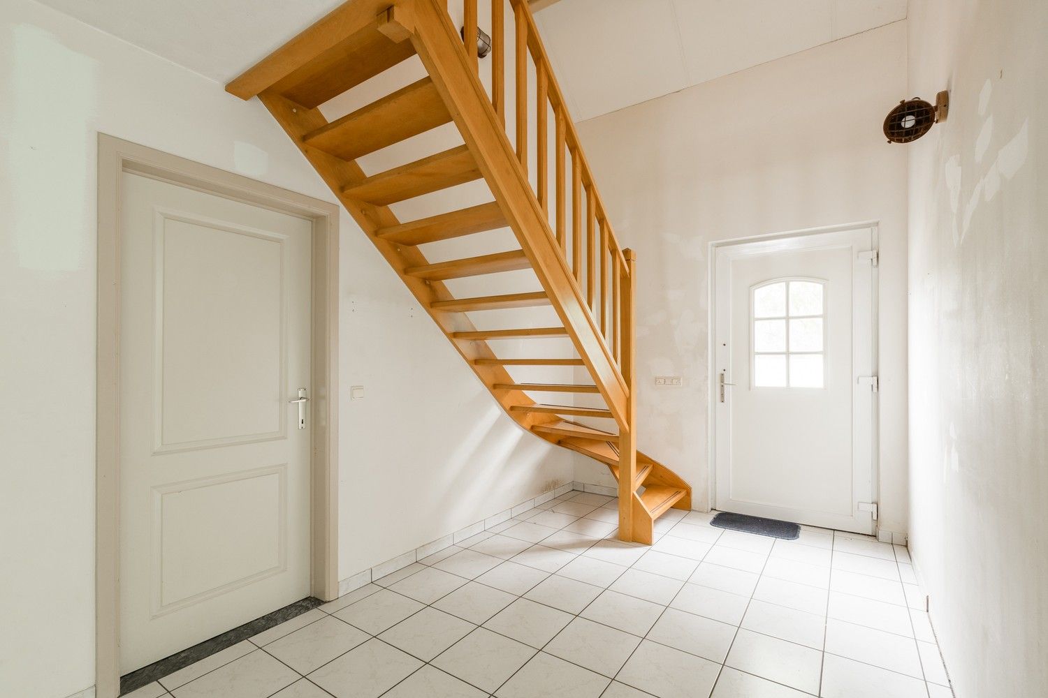 Vrijstaande woning met 5 slk op ruim perceel van 30 are in Pelt foto 2