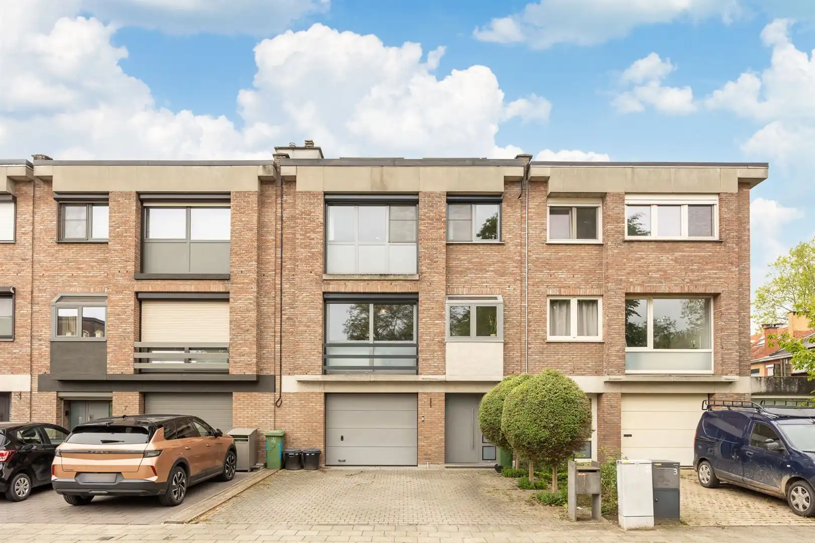 Gunstig gelegen bel-etage met 4 slaapkamers foto {{pictureIndex}}