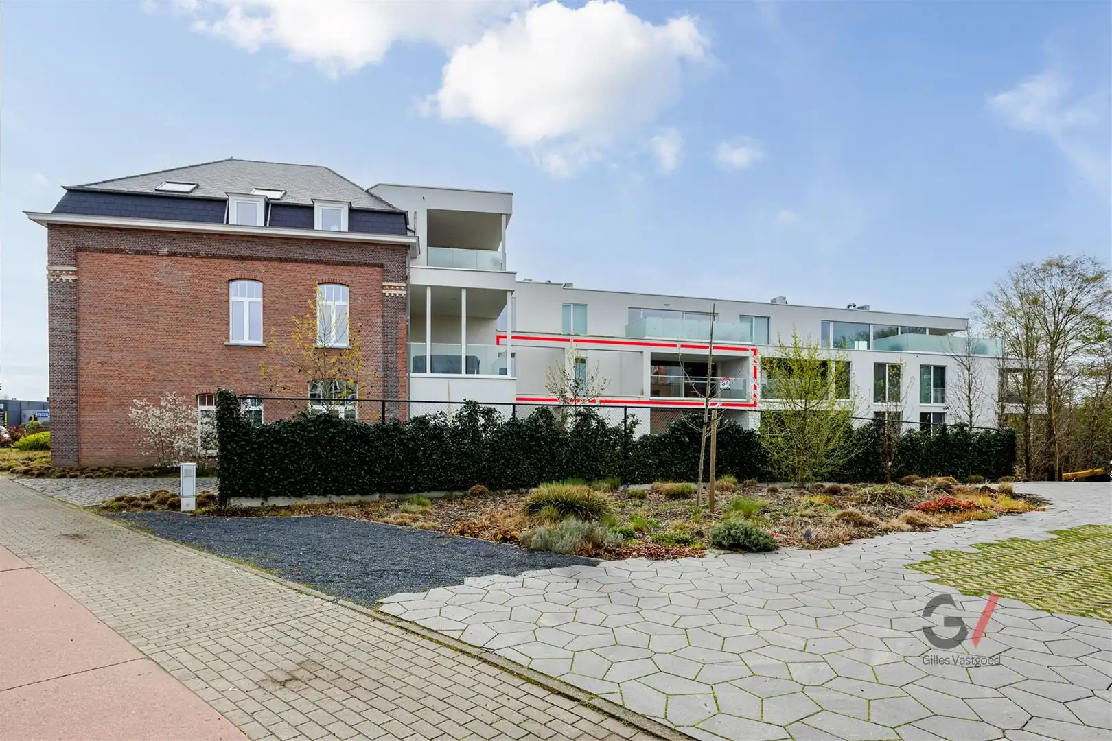 Lichtrijk en modern appartement met ruim terras foto 26