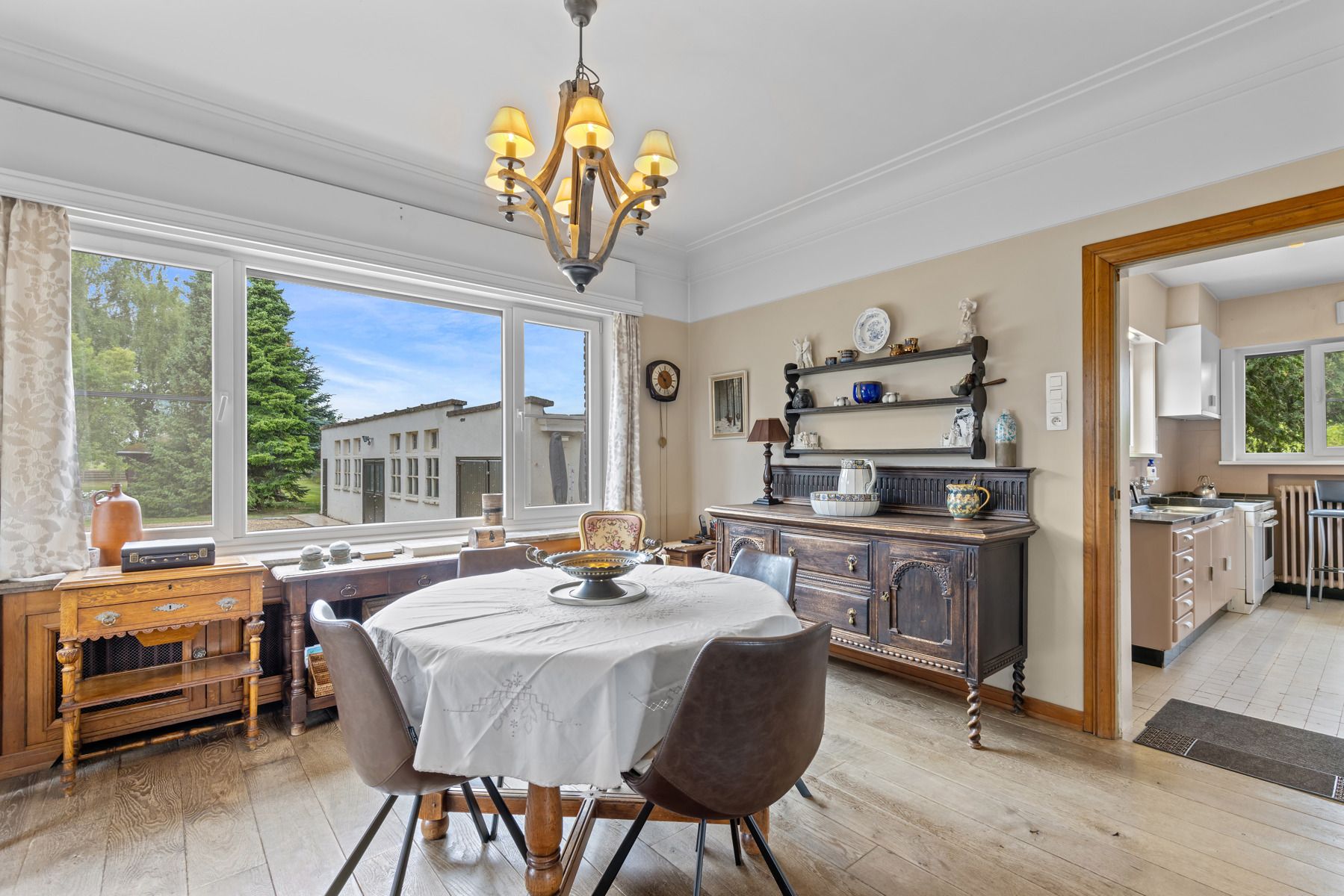 Ruime woning met prachtige tuin in het mooie Schellebelle! foto 11