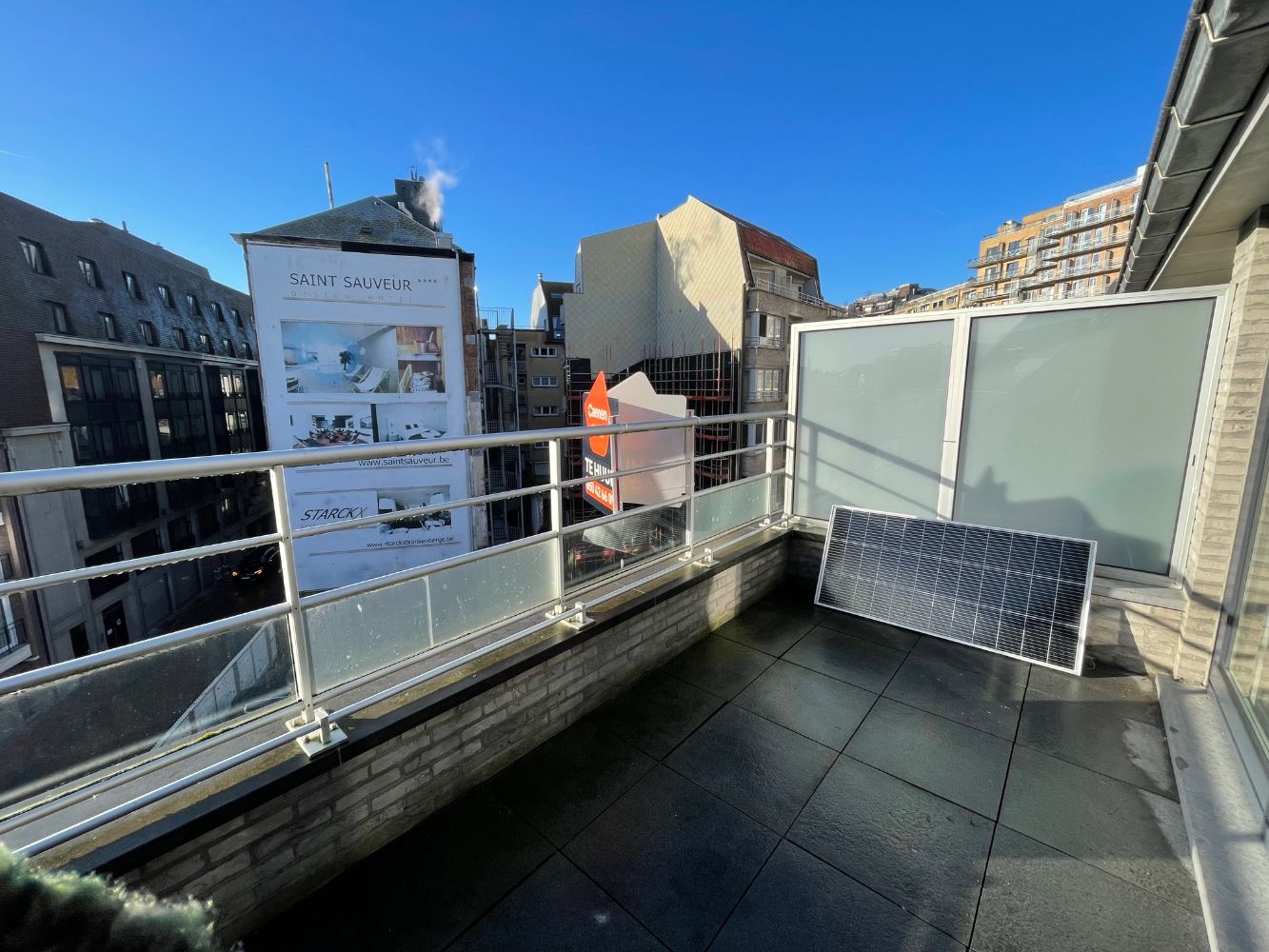 Duplexappartement met zonnig terras in het bruisend centrum van Blankenberge. Dichtbij het Casino en het commercieel centrum. foto 5