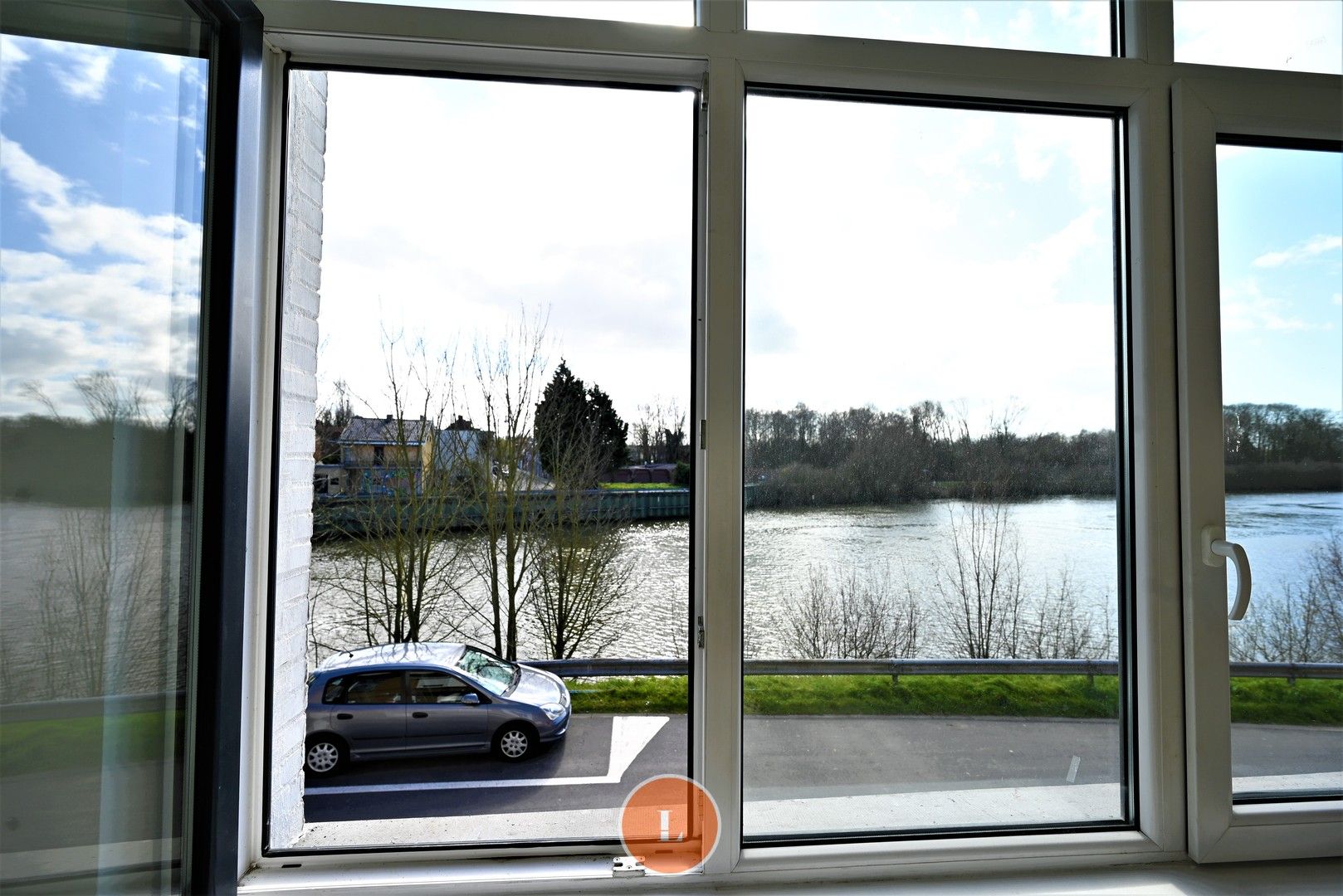 Te renoveren woning met 4 kamers aan de Leieboorden in Menen foto 7