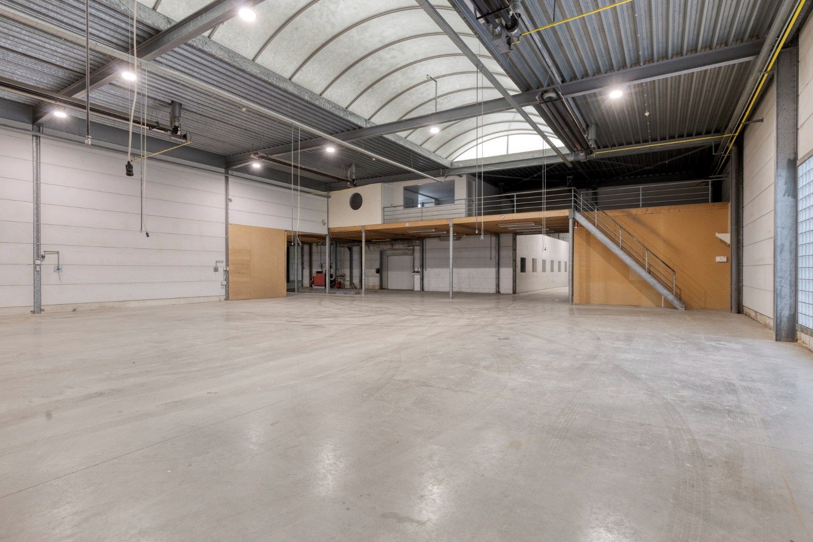 Polyvalent nijverheidscomplex met hedendaagse sociale voorzieningen  foto 8