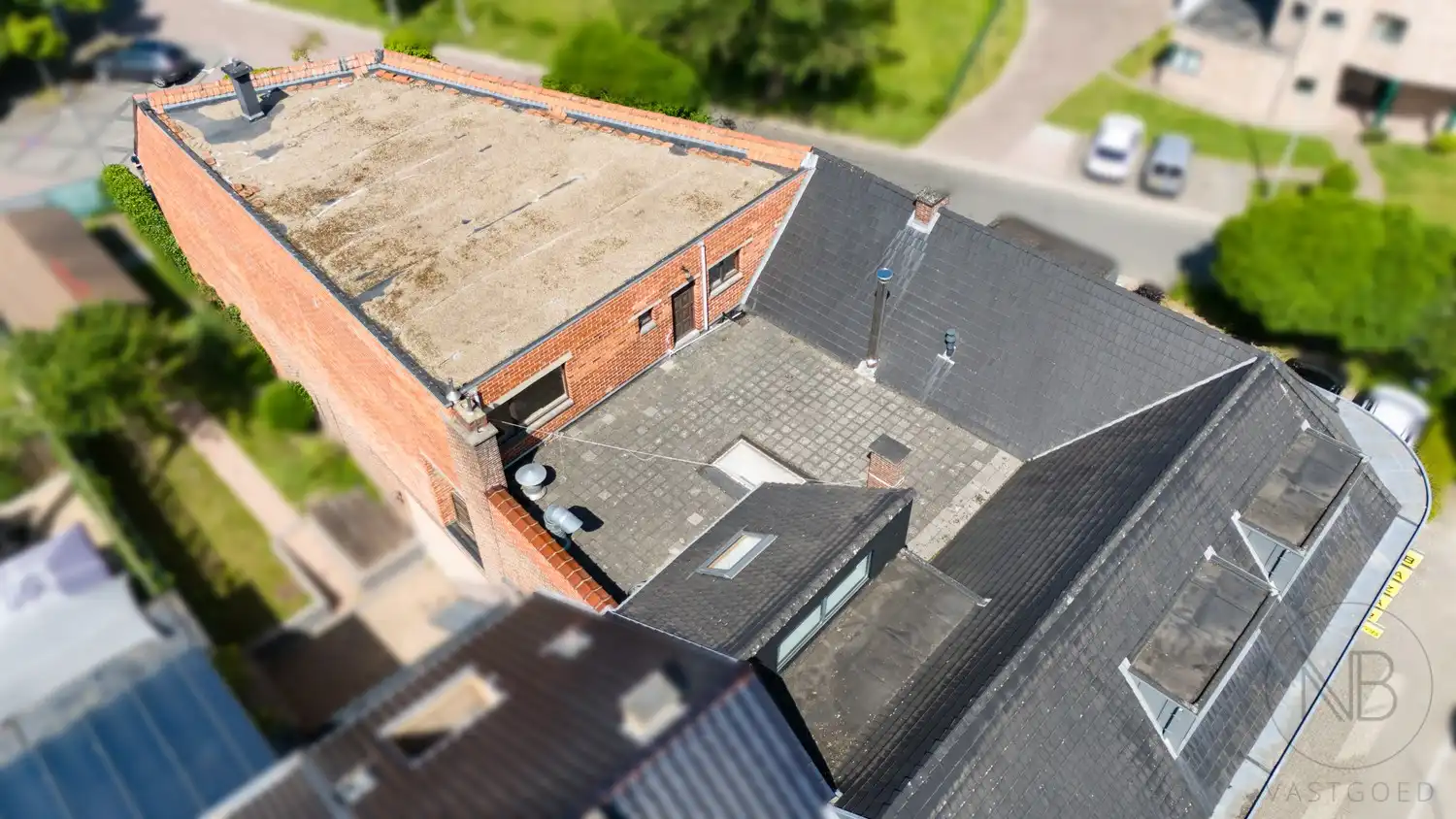 Te renoveren appartemtent met garage te koop! foto 4