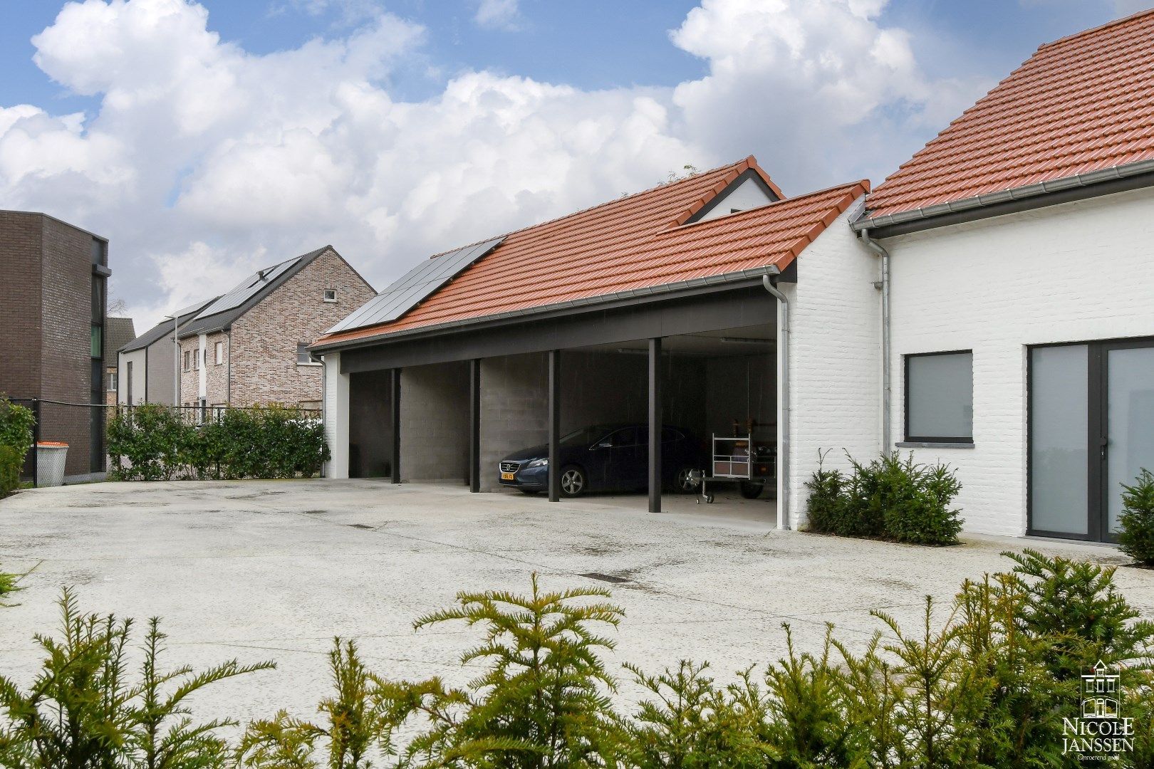 Schitterende instapklare loft met carport en private berging foto 20