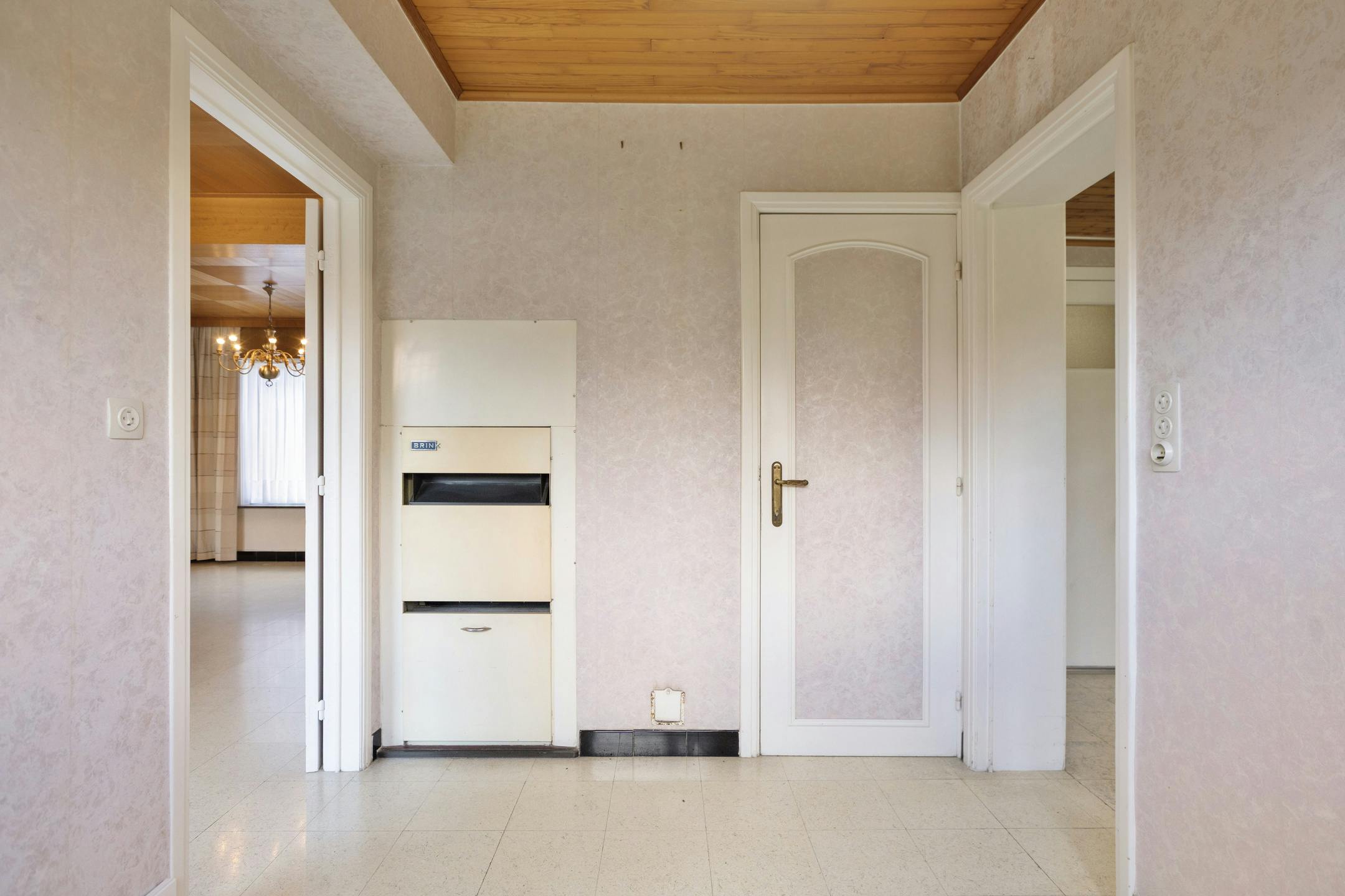 Ruime gezinswoning met tuin te koop in Roeselare foto 17