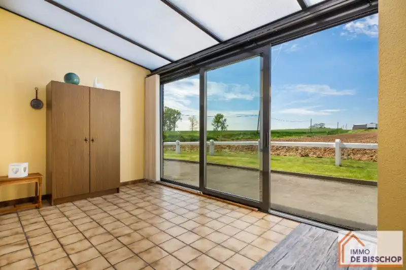 Karaktervolle woning met 3 slaapkamers, grote tuin en garage foto 8