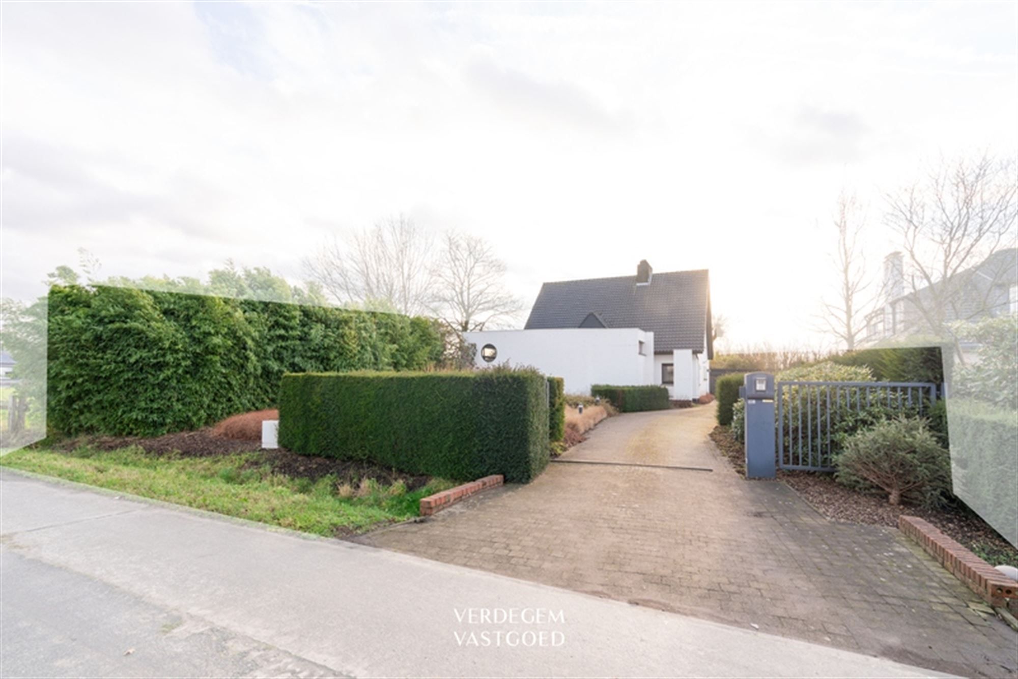 Architectenvilla met aparte studio en Wase zichten foto 21